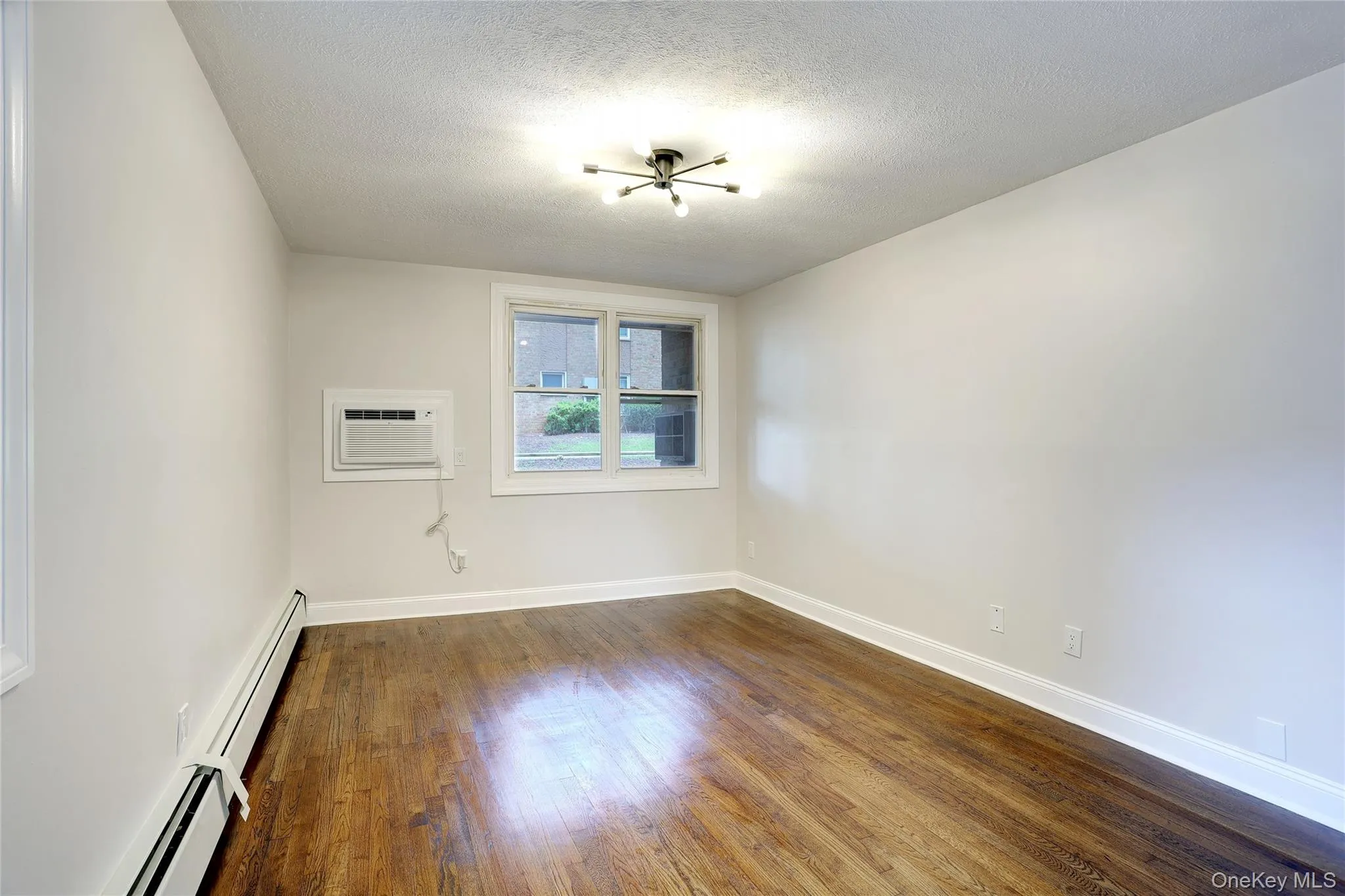 180 Kearsing Parkway, Ramapo, NY, 1 Bedroom Bedrooms, 4 Rooms Rooms,1 BathroomBathrooms,Residential,For Rent,Kearsing,0,1032591 180 Kearsing Parkway, Ramapo, NY, 1 Bedroom Bedrooms, 4 Rooms Rooms,1 BathroomBathrooms,Residential,For Rent,Kearsing,0,1032591