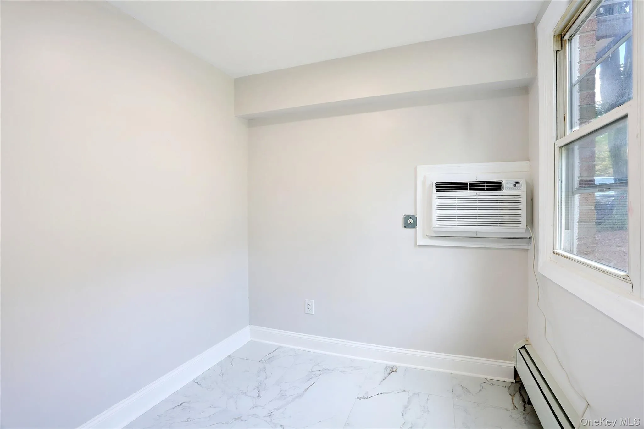 180 Kearsing Parkway, Ramapo, NY, 1 Bedroom Bedrooms, 4 Rooms Rooms,1 BathroomBathrooms,Residential,For Rent,Kearsing,0,1032591 180 Kearsing Parkway, Ramapo, NY, 1 Bedroom Bedrooms, 4 Rooms Rooms,1 BathroomBathrooms,Residential,For Rent,Kearsing,0,1032591