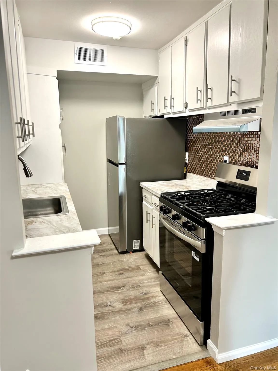 105 Artist Lake Drive, Brookhaven, NY, 2 Bedrooms Bedrooms, 5 Rooms Rooms,2 BathroomsBathrooms,Residential Lease,For Rent,Artist Lake,0,1032593 105 Artist Lake Drive, Brookhaven, NY, 2 Bedrooms Bedrooms, 5 Rooms Rooms,2 BathroomsBathrooms,Residential Lease,For Rent,Artist Lake,0,1032593