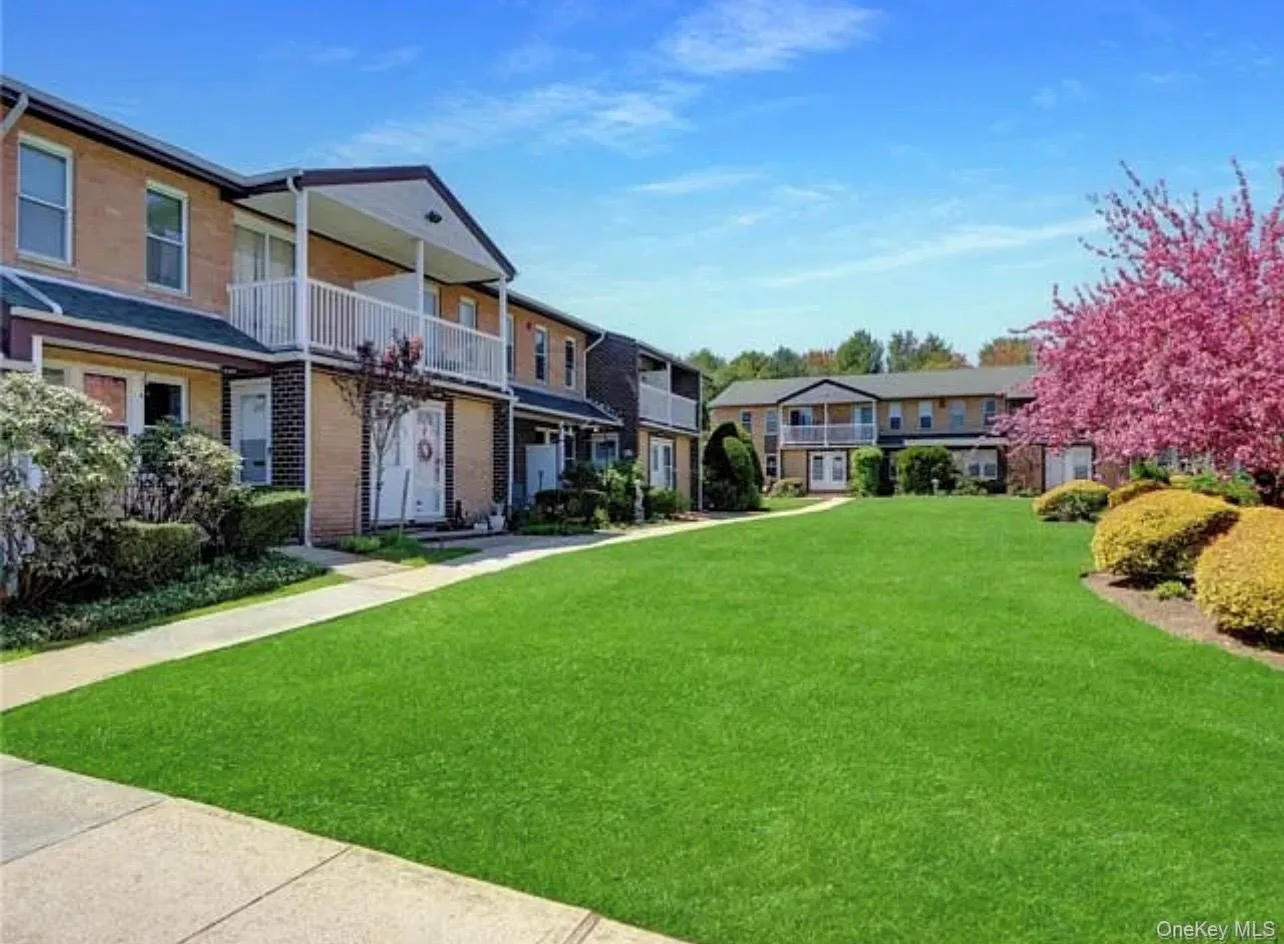 105 Artist Lake Drive, Brookhaven, NY, 2 Bedrooms Bedrooms, 5 Rooms Rooms,2 BathroomsBathrooms,Residential Lease,For Rent,Artist Lake,0,1032593 105 Artist Lake Drive, Brookhaven, NY, 2 Bedrooms Bedrooms, 5 Rooms Rooms,2 BathroomsBathrooms,Residential Lease,For Rent,Artist Lake,0,1032593
