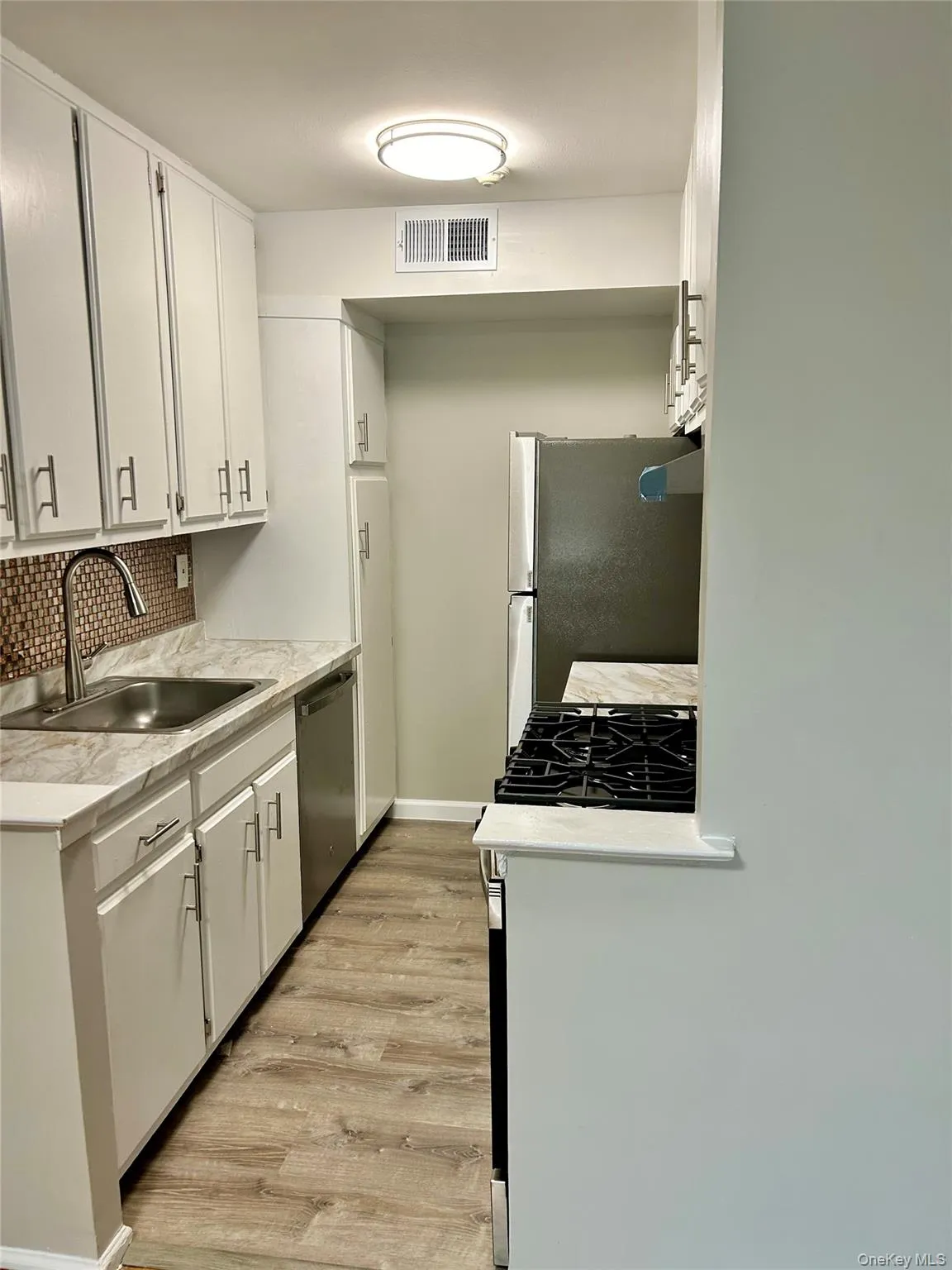 105 Artist Lake Drive, Brookhaven, NY, 2 Bedrooms Bedrooms, 5 Rooms Rooms,2 BathroomsBathrooms,Residential Lease,For Rent,Artist Lake,0,1032593 105 Artist Lake Drive, Brookhaven, NY, 2 Bedrooms Bedrooms, 5 Rooms Rooms,2 BathroomsBathrooms,Residential Lease,For Rent,Artist Lake,0,1032593