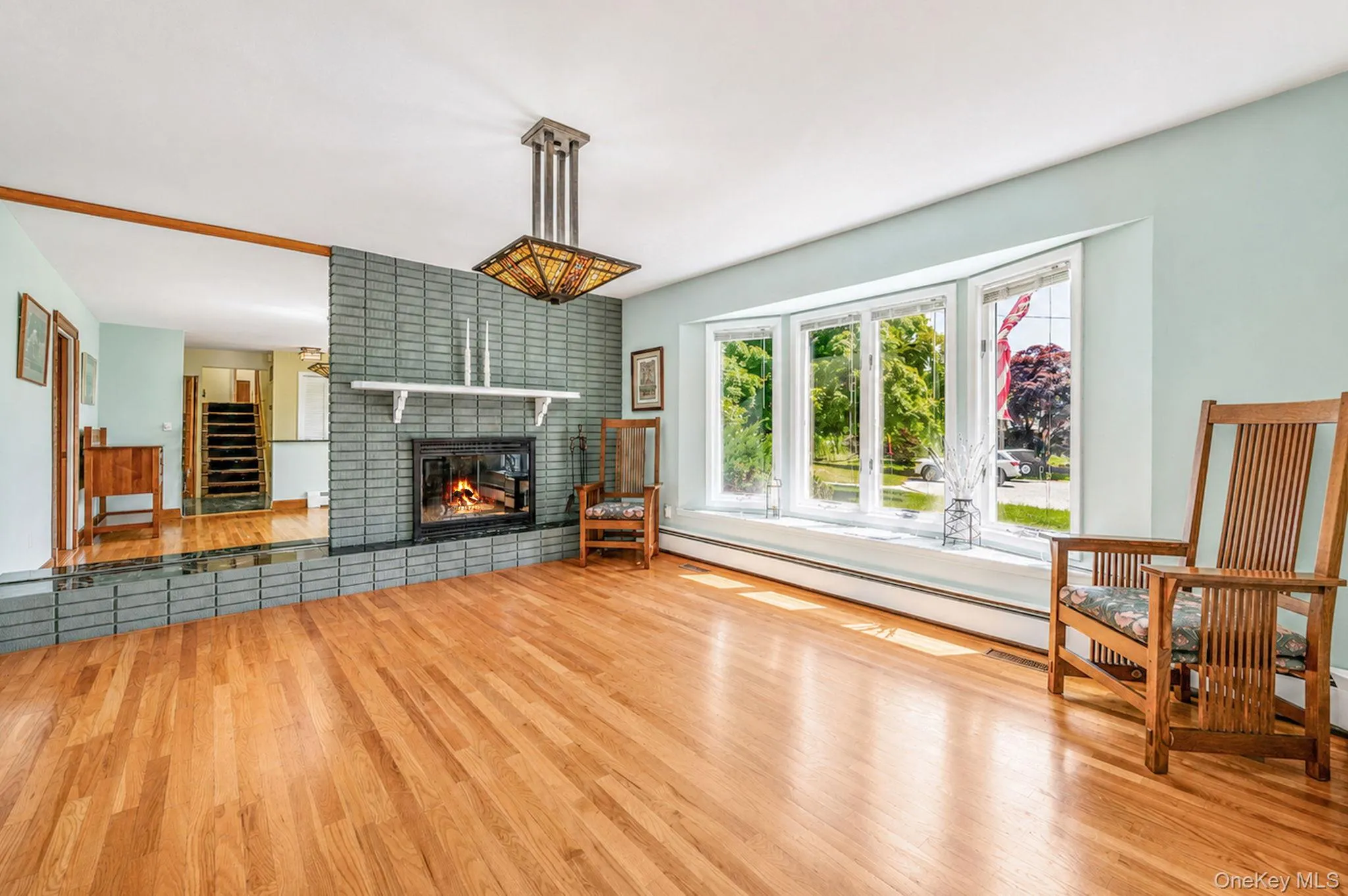 Formal DR, Bay Window, HW Floors Formal DR, Bay Window, HW Floors