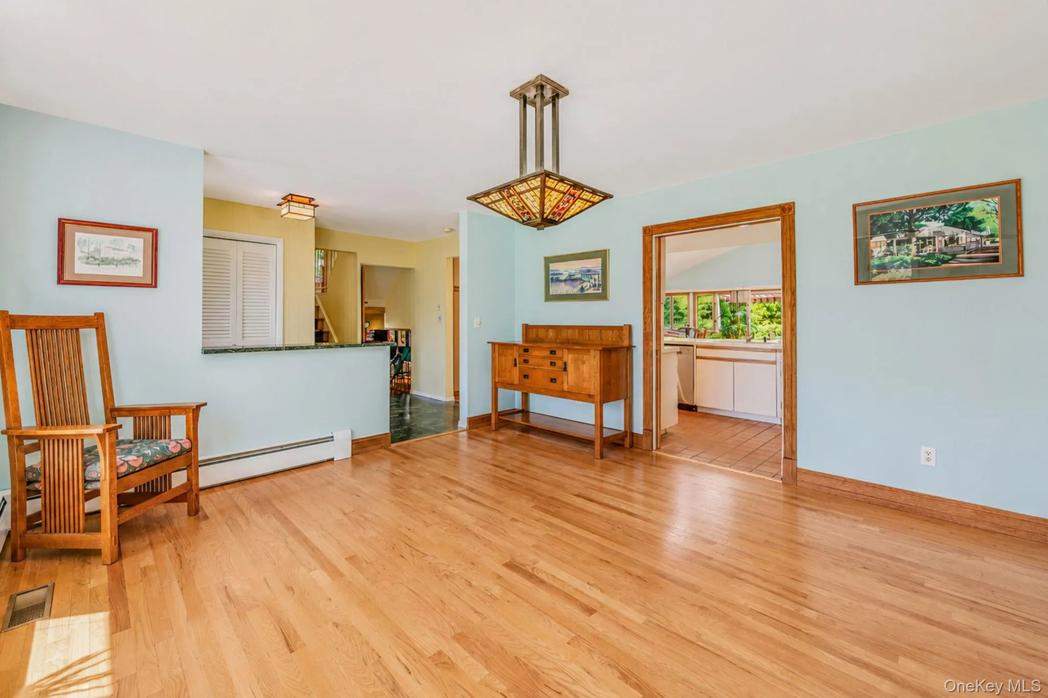 Formal DR, Bay Window, HW Floors Formal DR, Bay Window, HW Floors