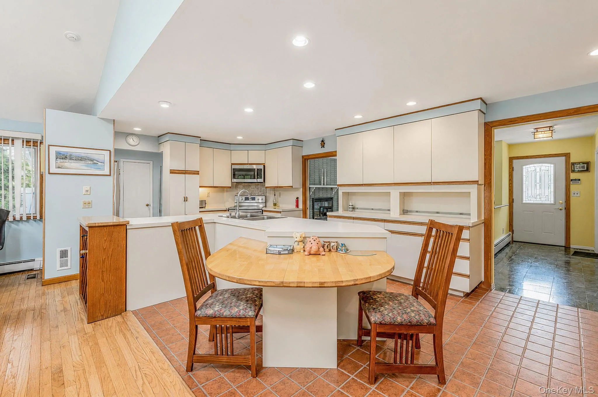 Spacious EIK with Center Island, SS Appliances, Ample Cabinetry, Pantry, Open Flow to Great Room Spacious EIK with Center Island, SS Appliances, Ample Cabinetry, Pantry, Open Flow to Great Room