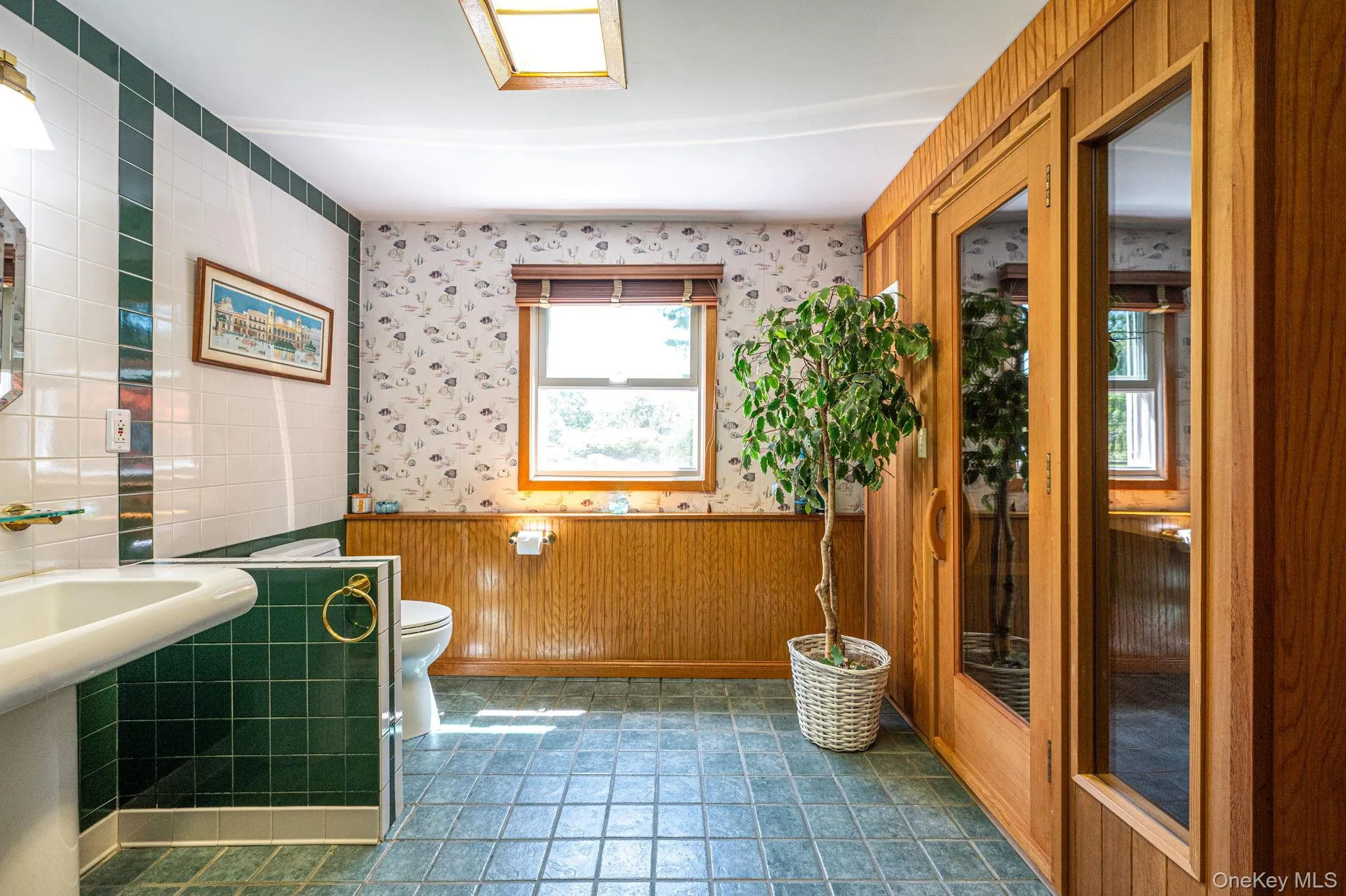 Full Bathroom, Walk In Shower, Sauna Full Bathroom, Walk In Shower, Sauna