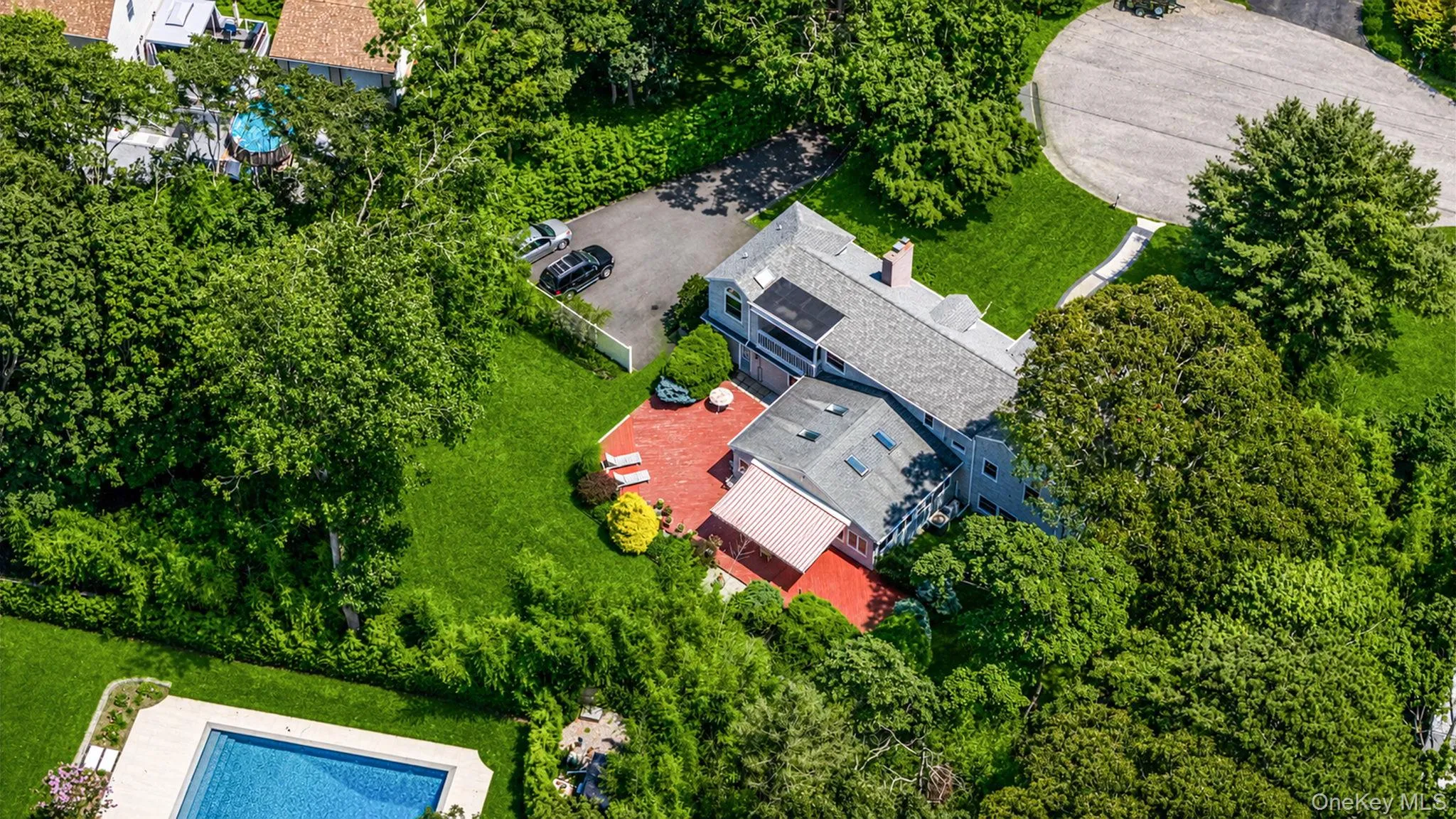 Expanded Split, Prime Cul-De-Sac Location, .64 Acres, Room for a Pool!! Expanded Split, Prime Cul-De-Sac Location, .64 Acres, Room for a Pool!!