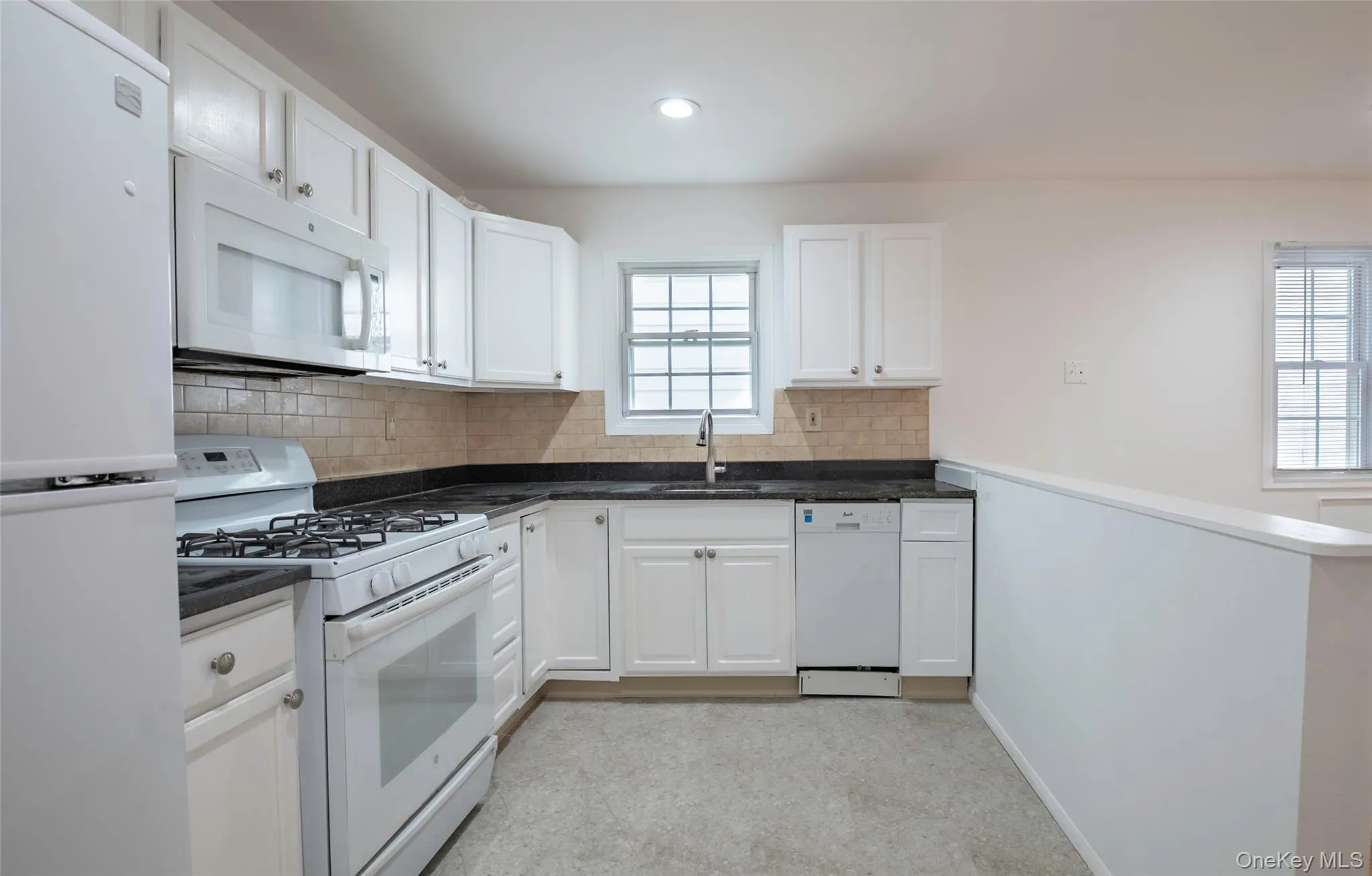 68-07 50th Avenue, New York, NY, 2 Bedrooms Bedrooms, 5 Rooms Rooms,1 BathroomBathrooms,Residential Lease,For Rent,50th,0,1032602 68-07 50th Avenue, New York, NY, 2 Bedrooms Bedrooms, 5 Rooms Rooms,1 BathroomBathrooms,Residential Lease,For Rent,50th,0,1032602