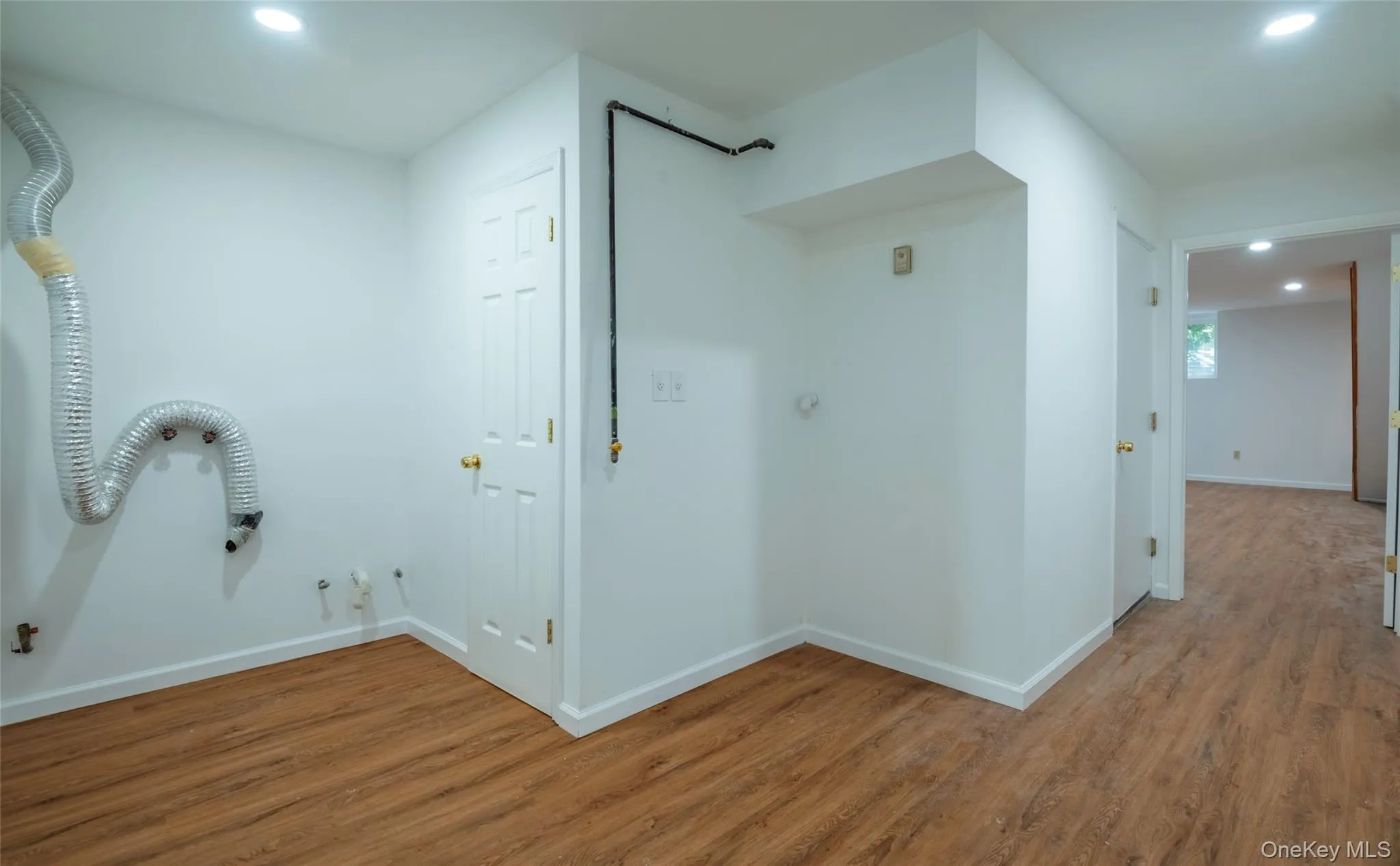68-07 50th Avenue, New York, NY, 2 Bedrooms Bedrooms, 5 Rooms Rooms,1 BathroomBathrooms,Residential Lease,For Rent,50th,0,1032602 68-07 50th Avenue, New York, NY, 2 Bedrooms Bedrooms, 5 Rooms Rooms,1 BathroomBathrooms,Residential Lease,For Rent,50th,0,1032602