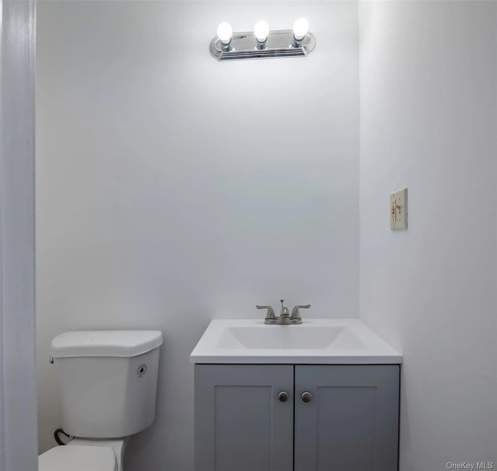 68-07 50th Avenue, New York, NY, 2 Bedrooms Bedrooms, 5 Rooms Rooms,1 BathroomBathrooms,Residential Lease,For Rent,50th,0,1032602 68-07 50th Avenue, New York, NY, 2 Bedrooms Bedrooms, 5 Rooms Rooms,1 BathroomBathrooms,Residential Lease,For Rent,50th,0,1032602