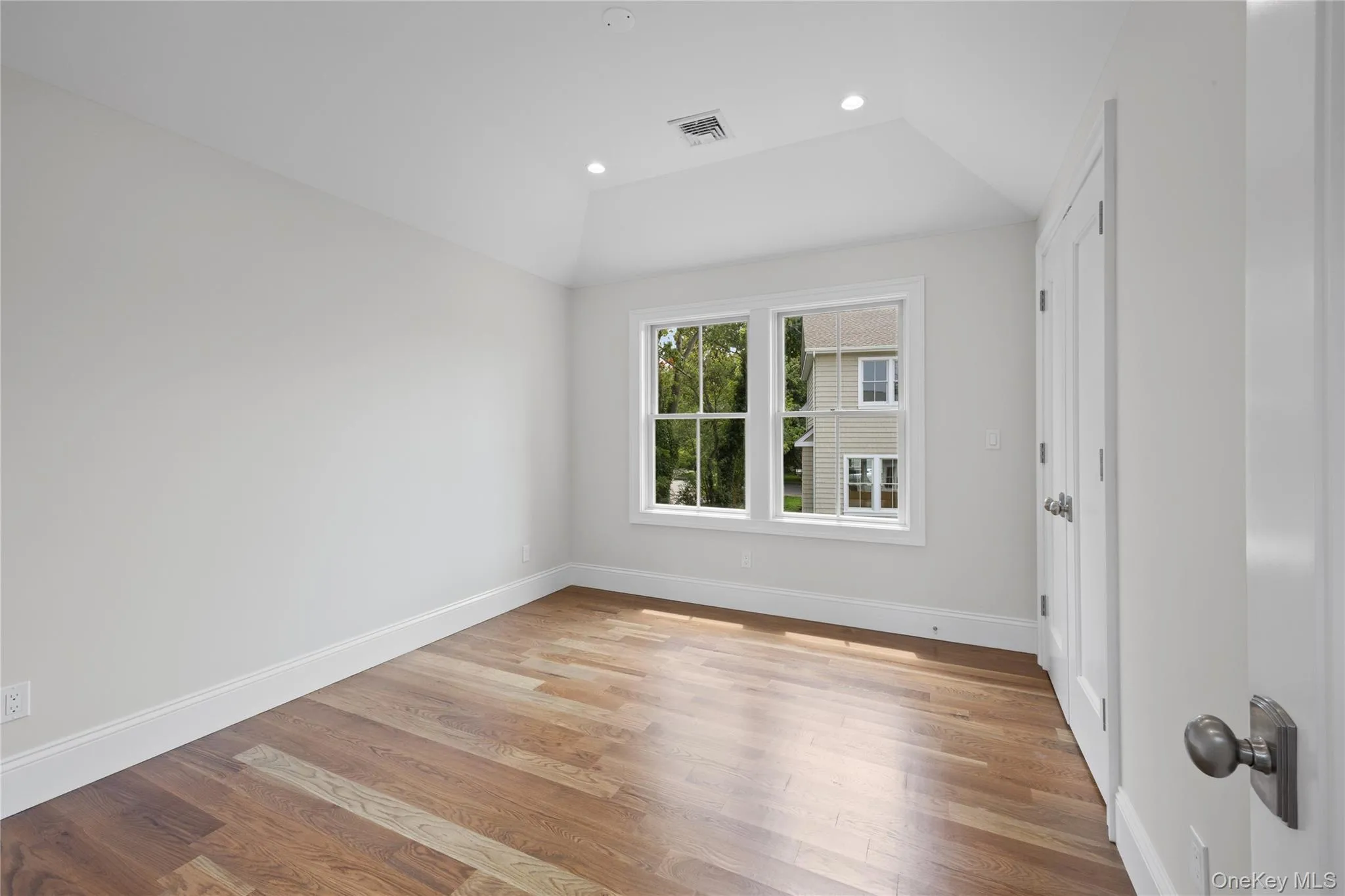 28 Alsace Place, Huntington, NY, 4 Bedrooms Bedrooms, 8 Rooms Rooms,2 BathroomsBathrooms,Residential,For Rent,Alsace,0,1032611 28 Alsace Place, Huntington, NY, 4 Bedrooms Bedrooms, 8 Rooms Rooms,2 BathroomsBathrooms,Residential,For Rent,Alsace,0,1032611