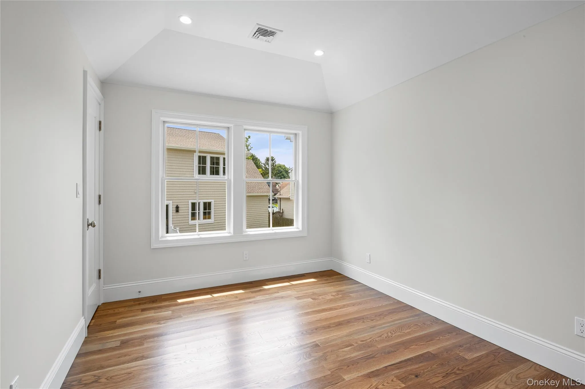 28 Alsace Place, Huntington, NY, 4 Bedrooms Bedrooms, 8 Rooms Rooms,2 BathroomsBathrooms,Residential,For Rent,Alsace,0,1032611 28 Alsace Place, Huntington, NY, 4 Bedrooms Bedrooms, 8 Rooms Rooms,2 BathroomsBathrooms,Residential,For Rent,Alsace,0,1032611