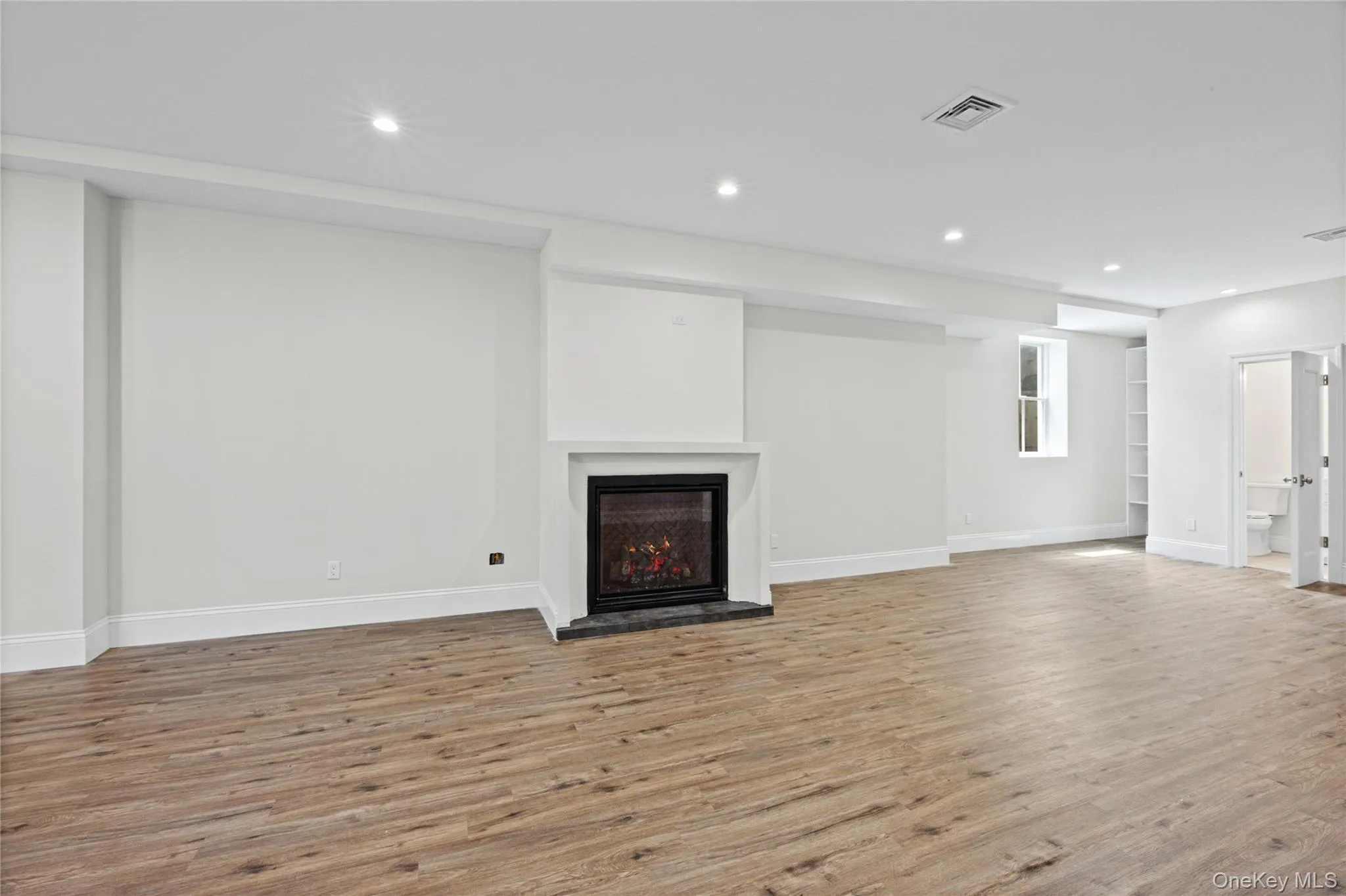 28 Alsace Place, Huntington, NY, 4 Bedrooms Bedrooms, 8 Rooms Rooms,2 BathroomsBathrooms,Residential,For Rent,Alsace,0,1032611 28 Alsace Place, Huntington, NY, 4 Bedrooms Bedrooms, 8 Rooms Rooms,2 BathroomsBathrooms,Residential,For Rent,Alsace,0,1032611