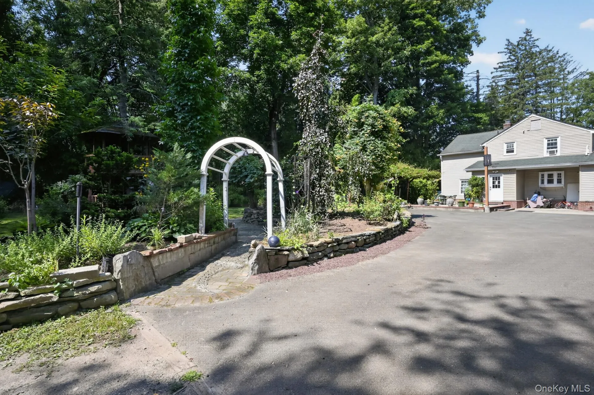 857 Western Highway, Orangetown, NY, 5 Bedrooms Bedrooms, 7 Rooms Rooms,4 BathroomsBathrooms,Residential,For Rent,Western,0,1032617 857 Western Highway, Orangetown, NY, 5 Bedrooms Bedrooms, 7 Rooms Rooms,4 BathroomsBathrooms,Residential,For Rent,Western,0,1032617