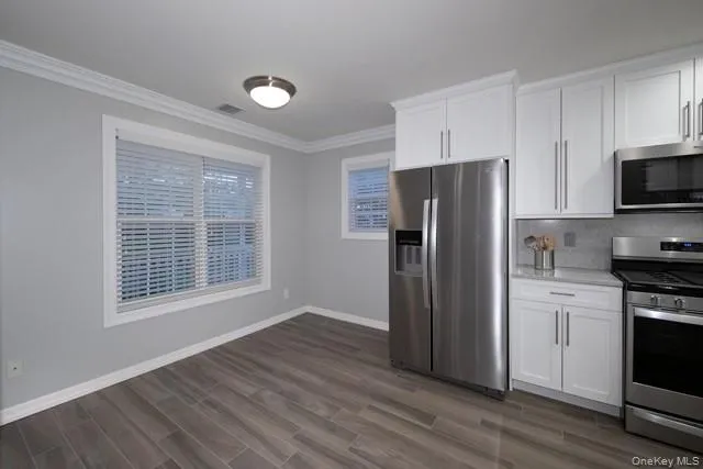 100 Pineview Lane, Brookhaven, NY, 2 Bedrooms Bedrooms, 7 Rooms Rooms,2 BathroomsBathrooms,Residential Lease,For Rent,Pineview,0,1032619 100 Pineview Lane, Brookhaven, NY, 2 Bedrooms Bedrooms, 7 Rooms Rooms,2 BathroomsBathrooms,Residential Lease,For Rent,Pineview,0,1032619