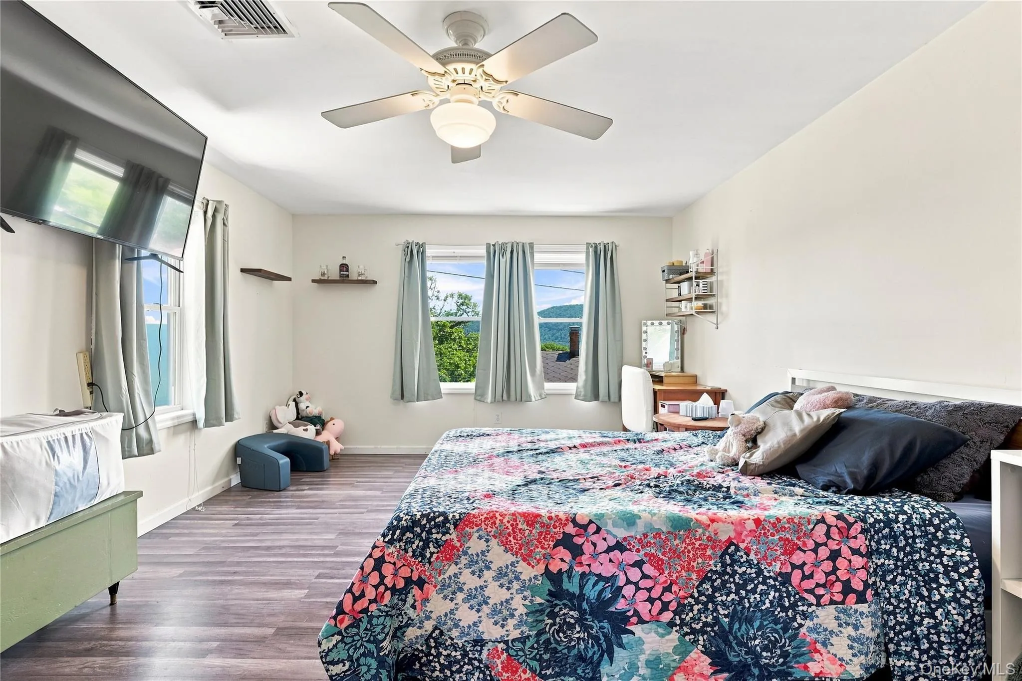 94 Mearns Avenue, Highlands, NY, 5 Bedrooms Bedrooms, 12 Rooms Rooms,3 BathroomsBathrooms,Residential,For Rent,Mearns,0,1032620 94 Mearns Avenue, Highlands, NY, 5 Bedrooms Bedrooms, 12 Rooms Rooms,3 BathroomsBathrooms,Residential,For Rent,Mearns,0,1032620