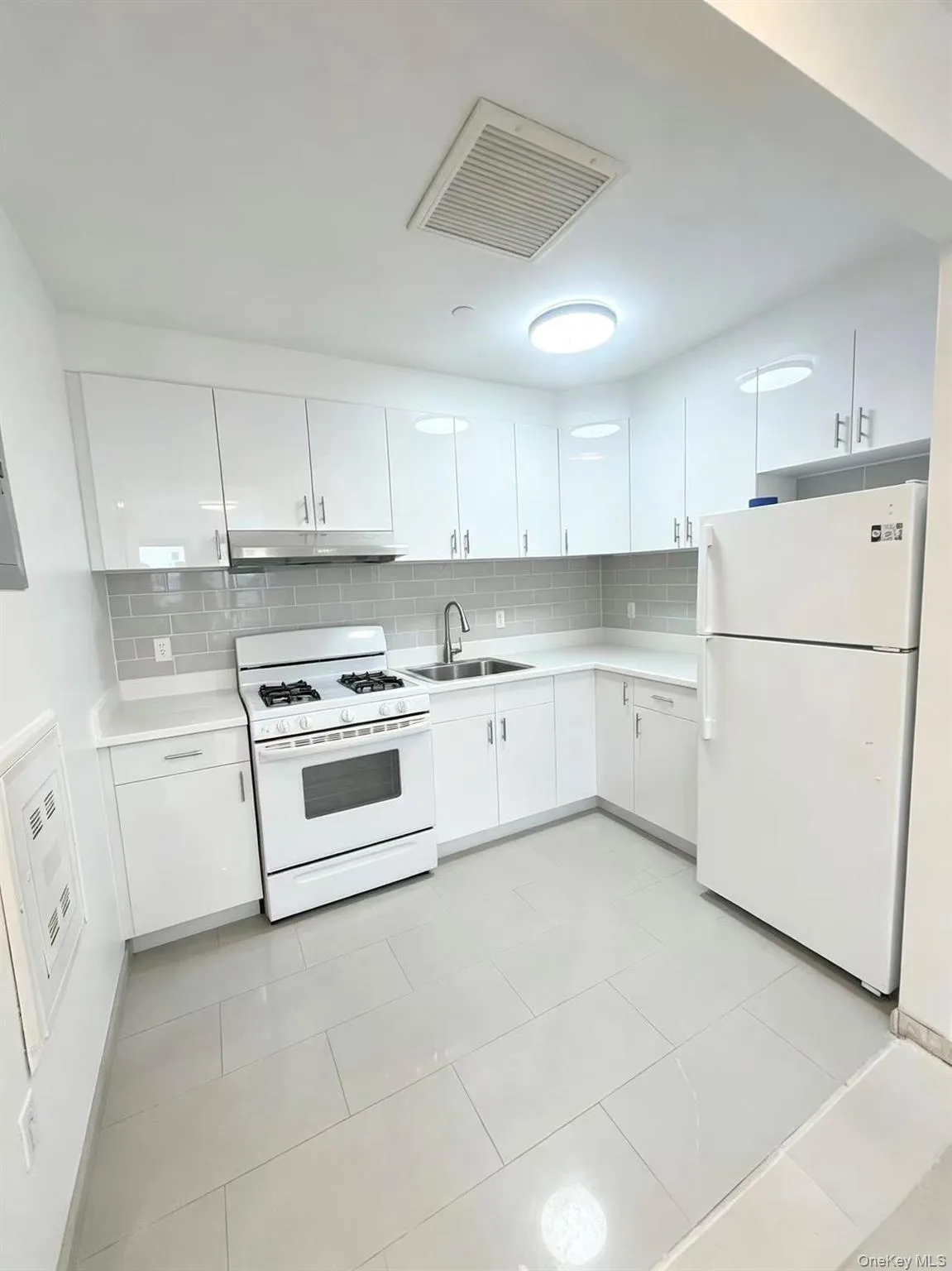 10850 Roosevelt Avenue, New York, NY, 2 Bedrooms Bedrooms, 5 Rooms Rooms,2 BathroomsBathrooms,Residential Lease,For Rent,Roosevelt,0,1032623 10850 Roosevelt Avenue, New York, NY, 2 Bedrooms Bedrooms, 5 Rooms Rooms,2 BathroomsBathrooms,Residential Lease,For Rent,Roosevelt,0,1032623