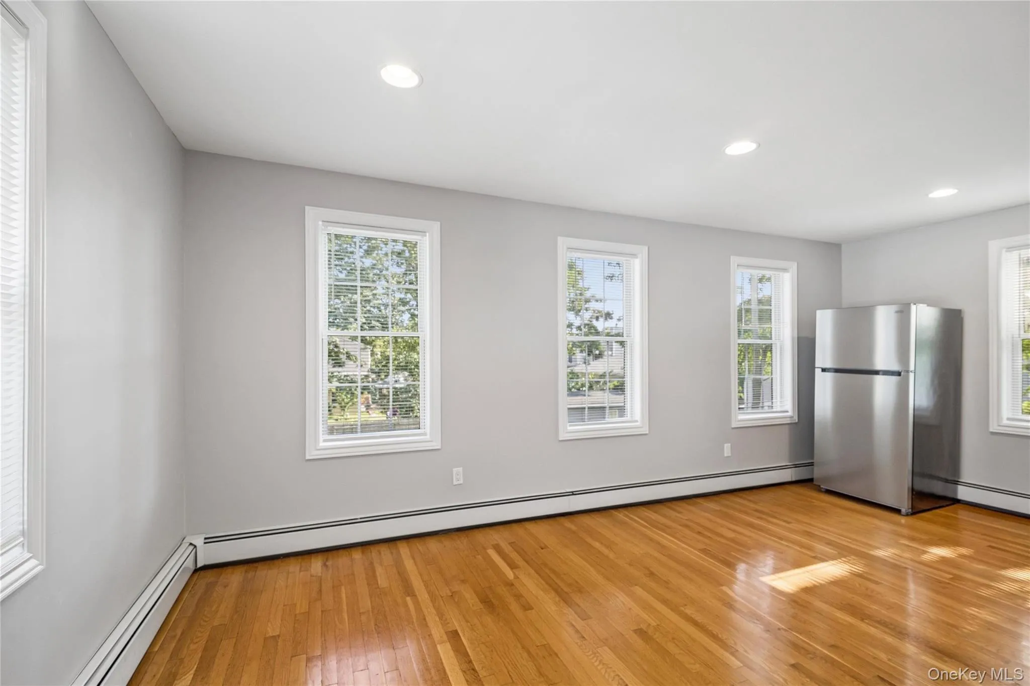 44 Ridgedale Avenue, Brookhaven, NY, 3 Bedrooms Bedrooms, 6 Rooms Rooms,2 BathroomsBathrooms,Residential,For Rent,Ridgedale,0,1032629 44 Ridgedale Avenue, Brookhaven, NY, 3 Bedrooms Bedrooms, 6 Rooms Rooms,2 BathroomsBathrooms,Residential,For Rent,Ridgedale,0,1032629