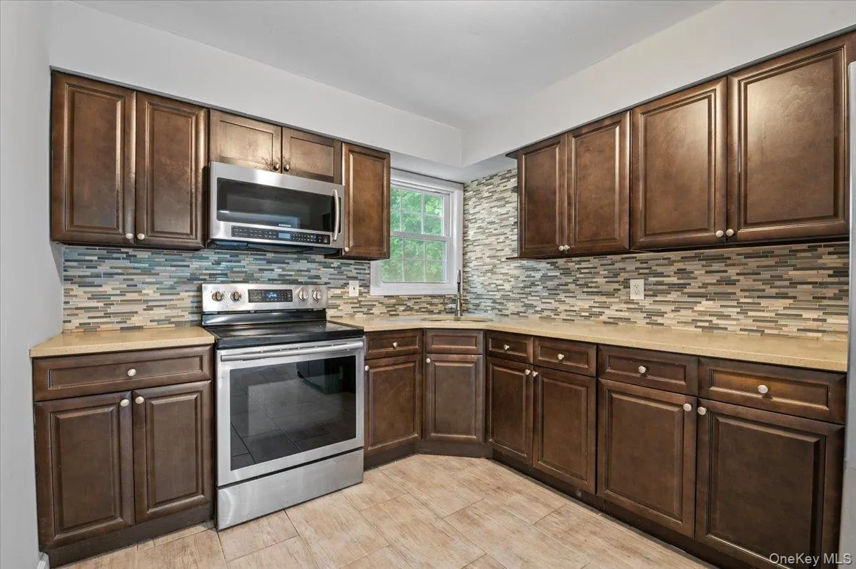 1241 Connetquot Avenue, Islip, NY, 5 Bedrooms Bedrooms, 8 Rooms Rooms,2 BathroomsBathrooms,Residential,For Rent,Connetquot,0,1032632 1241 Connetquot Avenue, Islip, NY, 5 Bedrooms Bedrooms, 8 Rooms Rooms,2 BathroomsBathrooms,Residential,For Rent,Connetquot,0,1032632