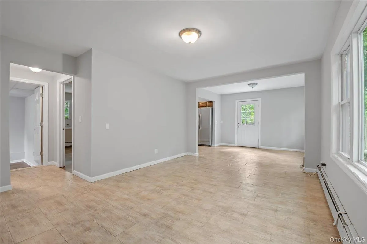 1241 Connetquot Avenue, Islip, NY, 5 Bedrooms Bedrooms, 8 Rooms Rooms,2 BathroomsBathrooms,Residential,For Rent,Connetquot,0,1032632 1241 Connetquot Avenue, Islip, NY, 5 Bedrooms Bedrooms, 8 Rooms Rooms,2 BathroomsBathrooms,Residential,For Rent,Connetquot,0,1032632