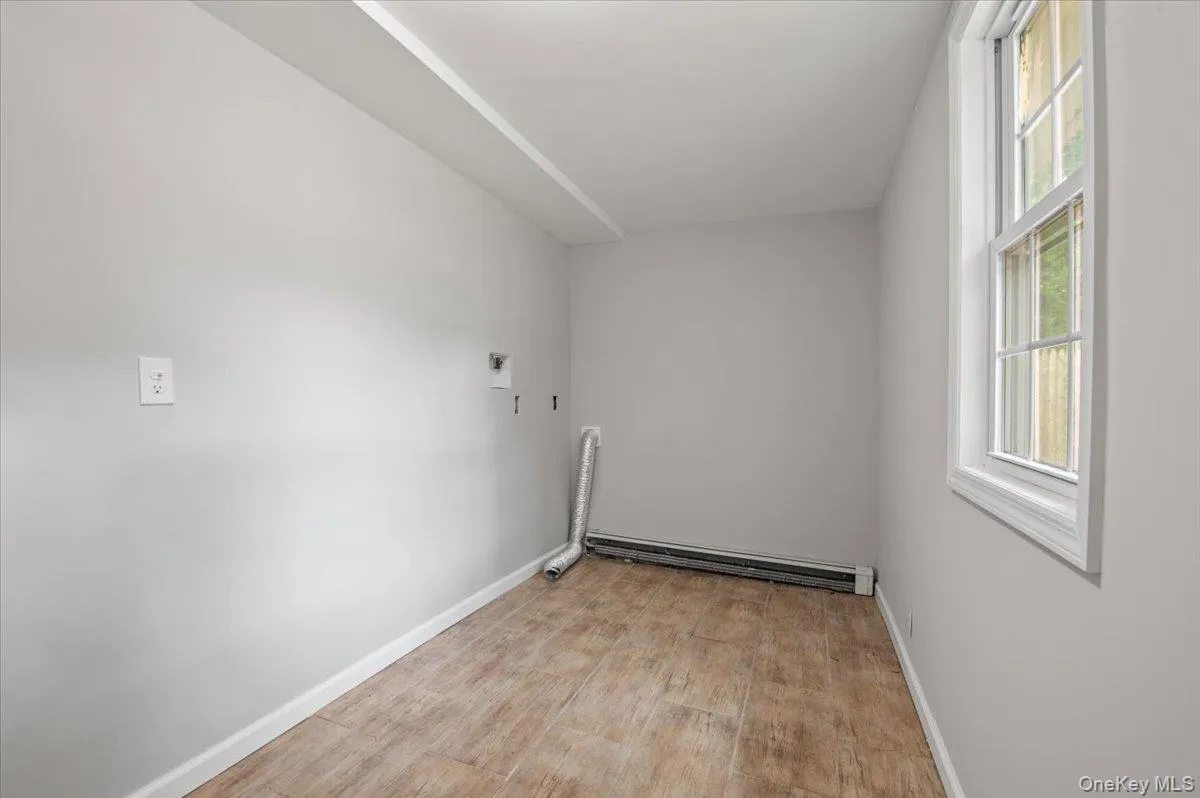 1241 Connetquot Avenue, Islip, NY, 5 Bedrooms Bedrooms, 8 Rooms Rooms,2 BathroomsBathrooms,Residential,For Rent,Connetquot,0,1032632 1241 Connetquot Avenue, Islip, NY, 5 Bedrooms Bedrooms, 8 Rooms Rooms,2 BathroomsBathrooms,Residential,For Rent,Connetquot,0,1032632