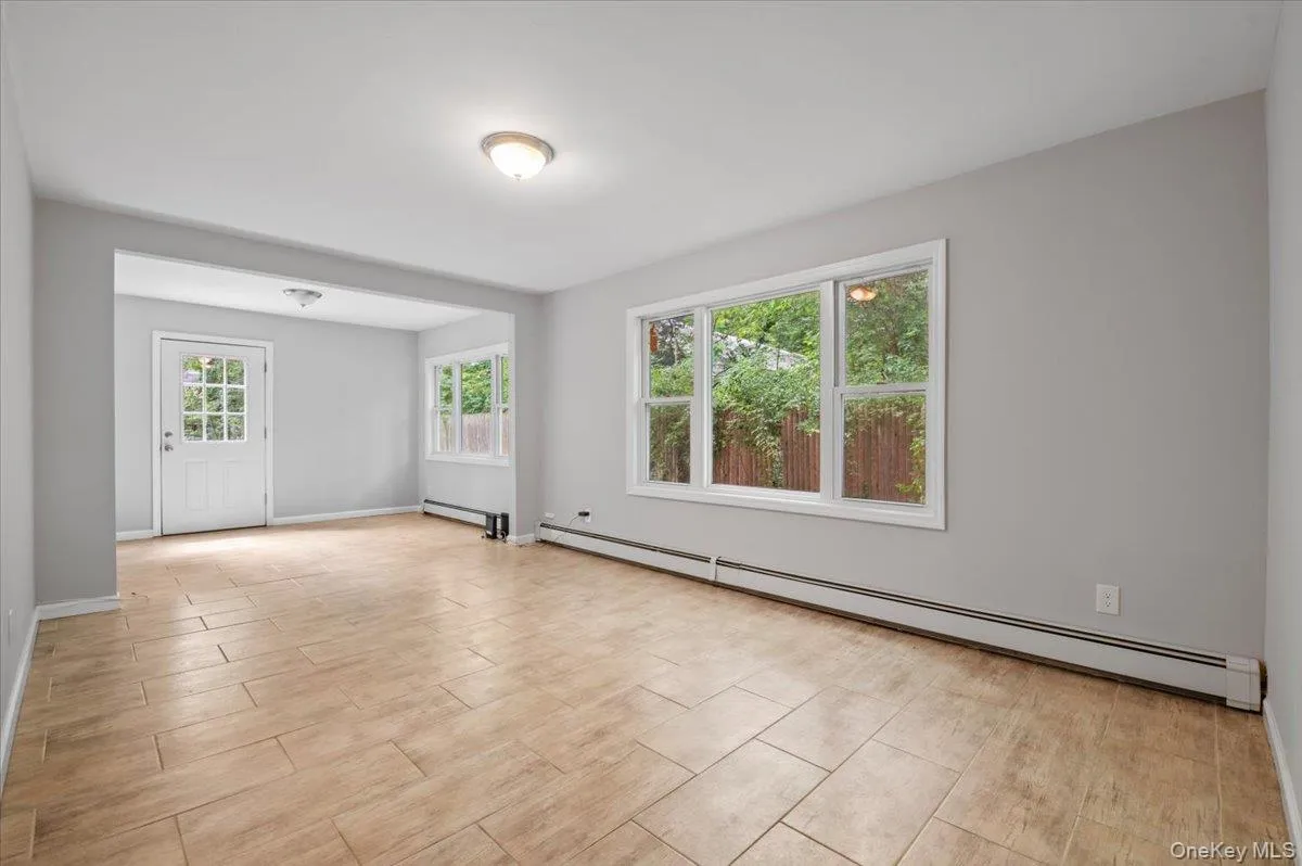 1241 Connetquot Avenue, Islip, NY, 5 Bedrooms Bedrooms, 8 Rooms Rooms,2 BathroomsBathrooms,Residential,For Rent,Connetquot,0,1032632 1241 Connetquot Avenue, Islip, NY, 5 Bedrooms Bedrooms, 8 Rooms Rooms,2 BathroomsBathrooms,Residential,For Rent,Connetquot,0,1032632