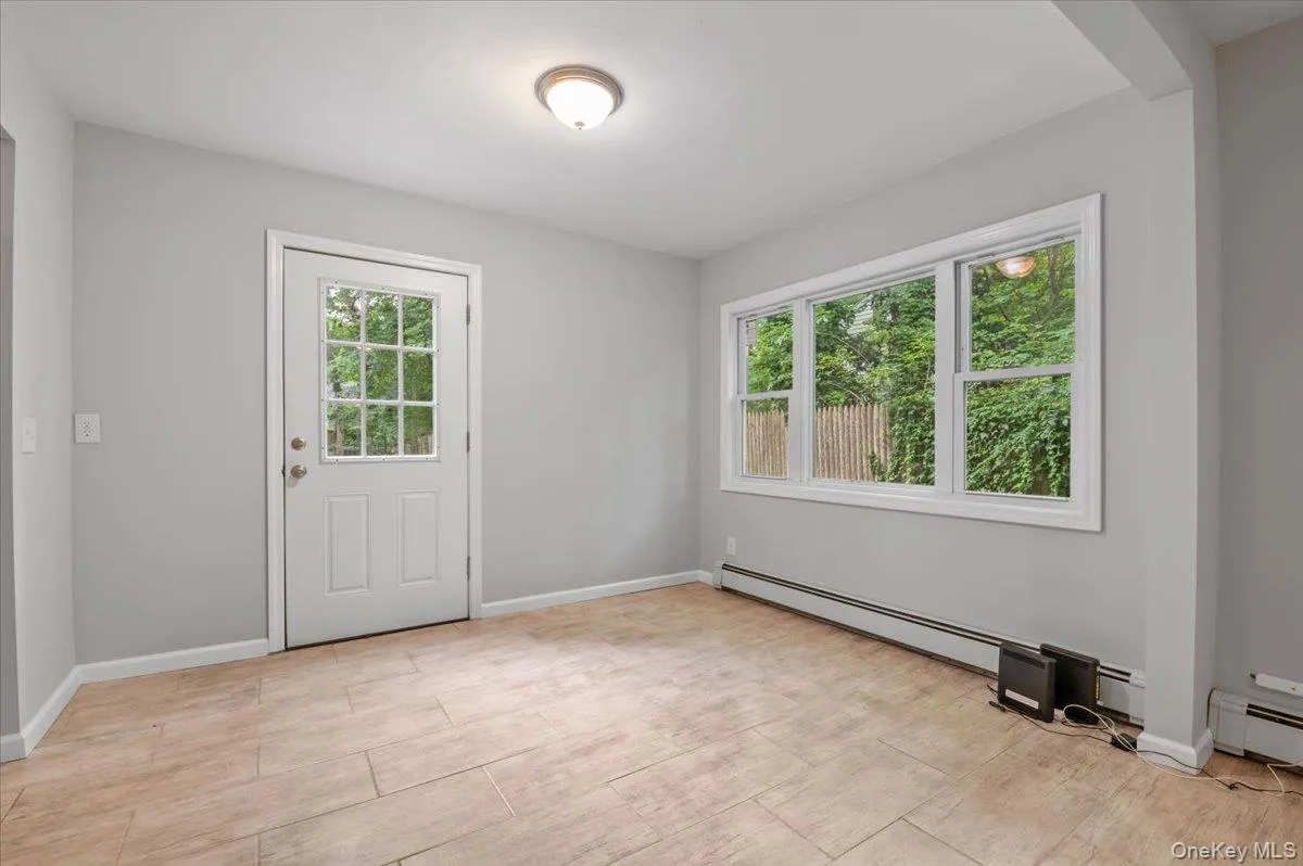 1241 Connetquot Avenue, Islip, NY, 5 Bedrooms Bedrooms, 8 Rooms Rooms,2 BathroomsBathrooms,Residential,For Rent,Connetquot,0,1032632 1241 Connetquot Avenue, Islip, NY, 5 Bedrooms Bedrooms, 8 Rooms Rooms,2 BathroomsBathrooms,Residential,For Rent,Connetquot,0,1032632