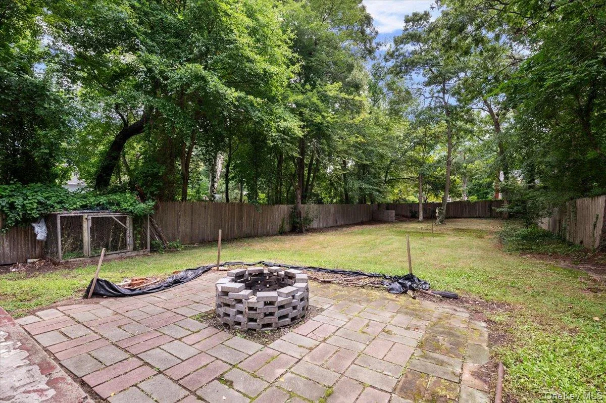 1241 Connetquot Avenue, Islip, NY, 5 Bedrooms Bedrooms, 8 Rooms Rooms,2 BathroomsBathrooms,Residential,For Rent,Connetquot,0,1032632 1241 Connetquot Avenue, Islip, NY, 5 Bedrooms Bedrooms, 8 Rooms Rooms,2 BathroomsBathrooms,Residential,For Rent,Connetquot,0,1032632