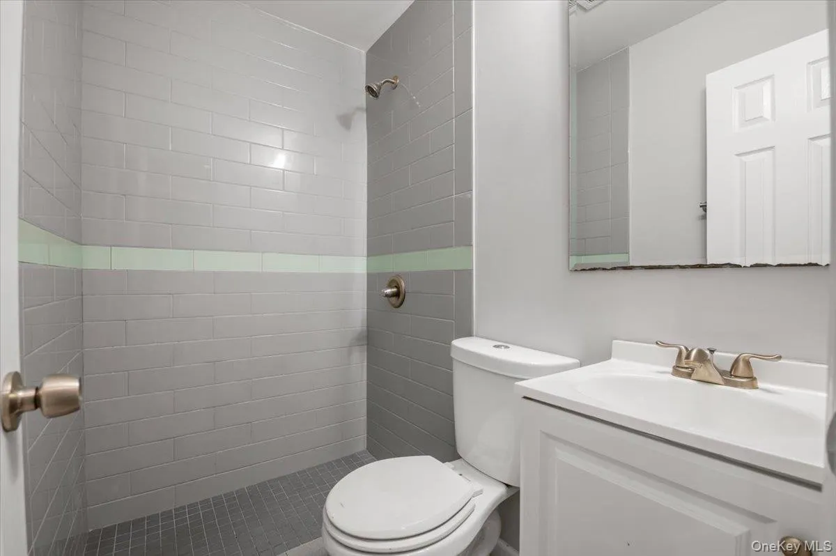 1241 Connetquot Avenue, Islip, NY, 5 Bedrooms Bedrooms, 8 Rooms Rooms,2 BathroomsBathrooms,Residential,For Rent,Connetquot,0,1032632 1241 Connetquot Avenue, Islip, NY, 5 Bedrooms Bedrooms, 8 Rooms Rooms,2 BathroomsBathrooms,Residential,For Rent,Connetquot,0,1032632