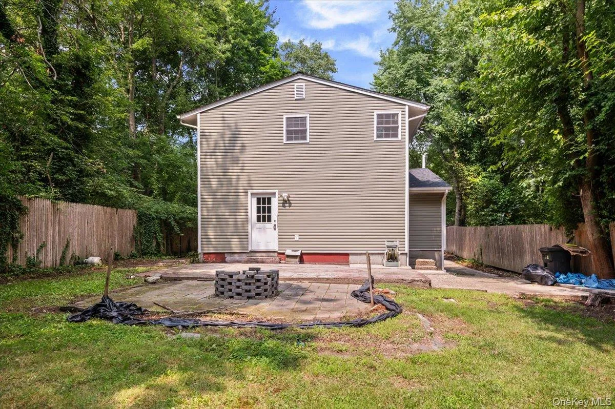 1241 Connetquot Avenue, Islip, NY, 5 Bedrooms Bedrooms, 8 Rooms Rooms,2 BathroomsBathrooms,Residential,For Rent,Connetquot,0,1032632 1241 Connetquot Avenue, Islip, NY, 5 Bedrooms Bedrooms, 8 Rooms Rooms,2 BathroomsBathrooms,Residential,For Rent,Connetquot,0,1032632