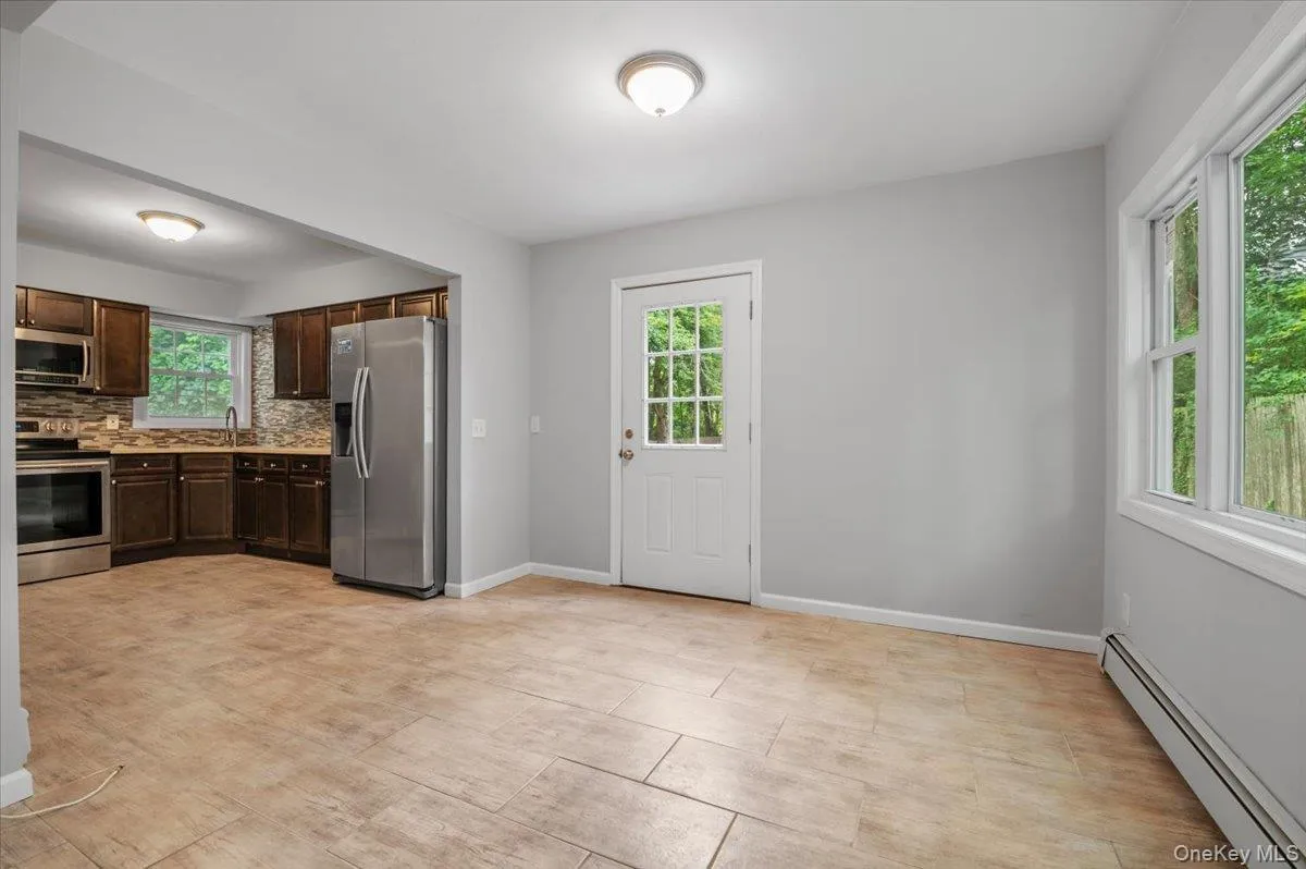 1241 Connetquot Avenue, Islip, NY, 5 Bedrooms Bedrooms, 8 Rooms Rooms,2 BathroomsBathrooms,Residential,For Rent,Connetquot,0,1032632 1241 Connetquot Avenue, Islip, NY, 5 Bedrooms Bedrooms, 8 Rooms Rooms,2 BathroomsBathrooms,Residential,For Rent,Connetquot,0,1032632