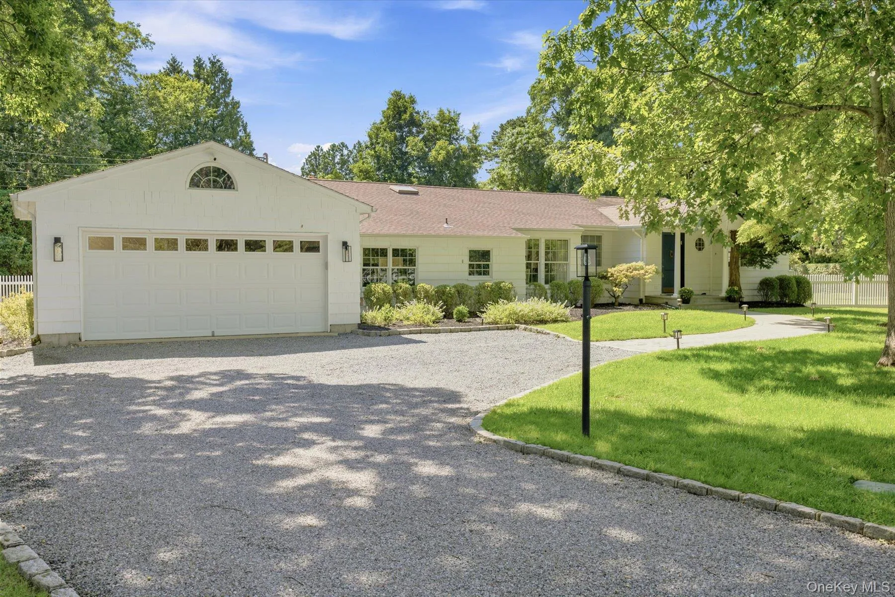 129 Oneck Lane, Southampton, NY, 4 Bedrooms Bedrooms, 8 Rooms Rooms,4 BathroomsBathrooms,Residential,For Rent,Oneck,0,1032639 129 Oneck Lane, Southampton, NY, 4 Bedrooms Bedrooms, 8 Rooms Rooms,4 BathroomsBathrooms,Residential,For Rent,Oneck,0,1032639