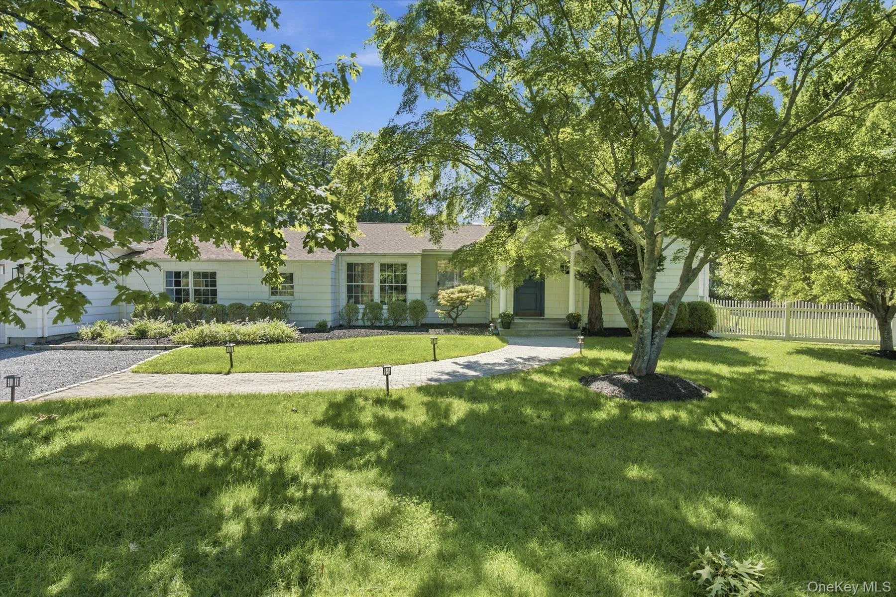 129 Oneck Lane, Southampton, NY, 4 Bedrooms Bedrooms, 8 Rooms Rooms,4 BathroomsBathrooms,Residential,For Rent,Oneck,0,1032639 129 Oneck Lane, Southampton, NY, 4 Bedrooms Bedrooms, 8 Rooms Rooms,4 BathroomsBathrooms,Residential,For Rent,Oneck,0,1032639