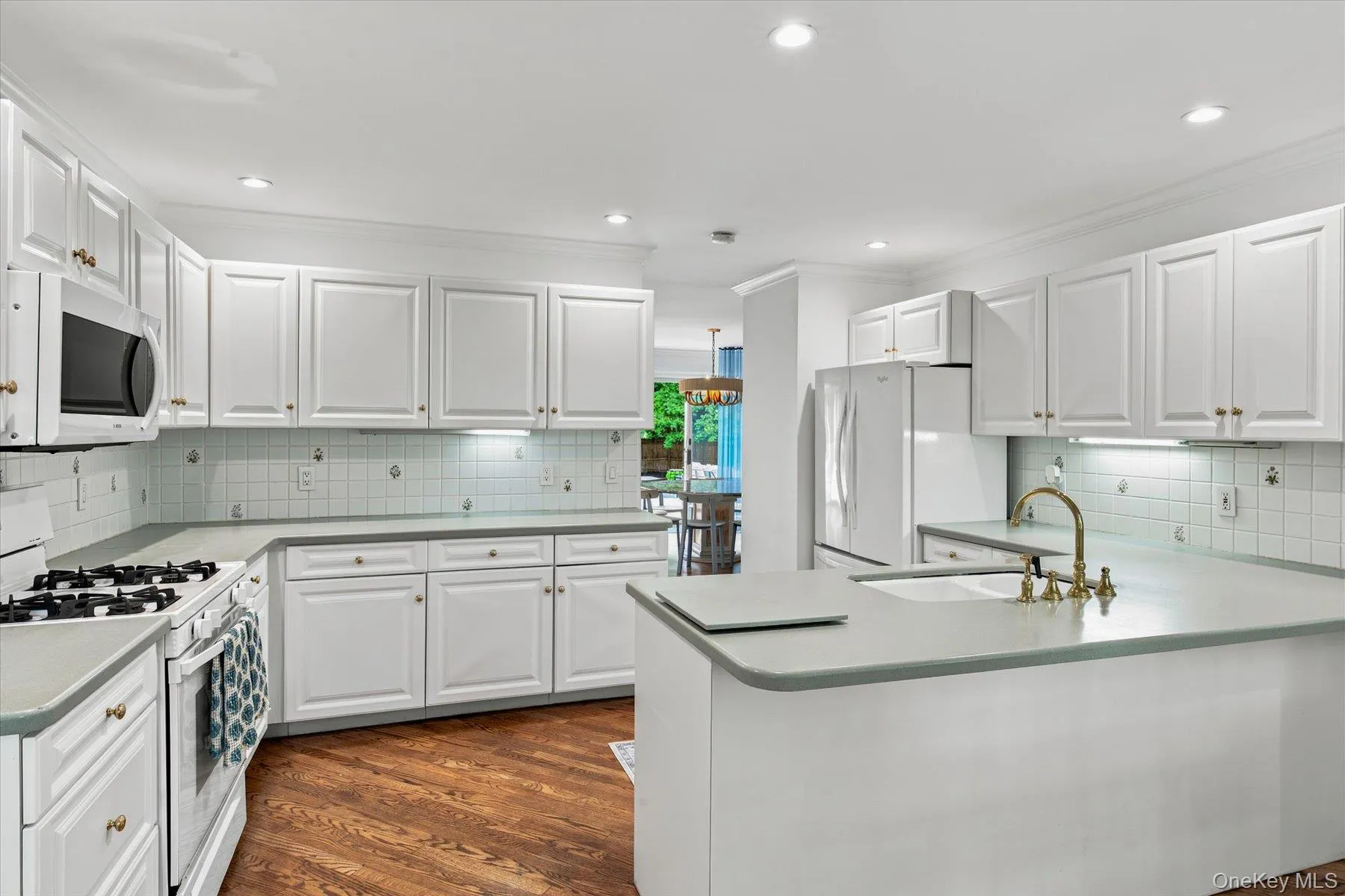 129 Oneck Lane, Southampton, NY, 4 Bedrooms Bedrooms, 8 Rooms Rooms,4 BathroomsBathrooms,Residential,For Rent,Oneck,0,1032639 129 Oneck Lane, Southampton, NY, 4 Bedrooms Bedrooms, 8 Rooms Rooms,4 BathroomsBathrooms,Residential,For Rent,Oneck,0,1032639