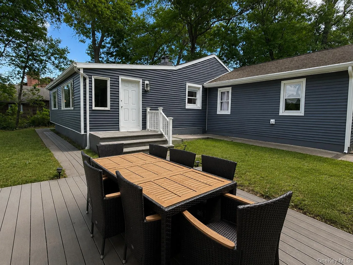 7 Lake Drive, Brookhaven, NY, 5 Bedrooms Bedrooms, 10 Rooms Rooms,2 BathroomsBathrooms,Residential,For Rent,Lake,0,1032641 7 Lake Drive, Brookhaven, NY, 5 Bedrooms Bedrooms, 10 Rooms Rooms,2 BathroomsBathrooms,Residential,For Rent,Lake,0,1032641