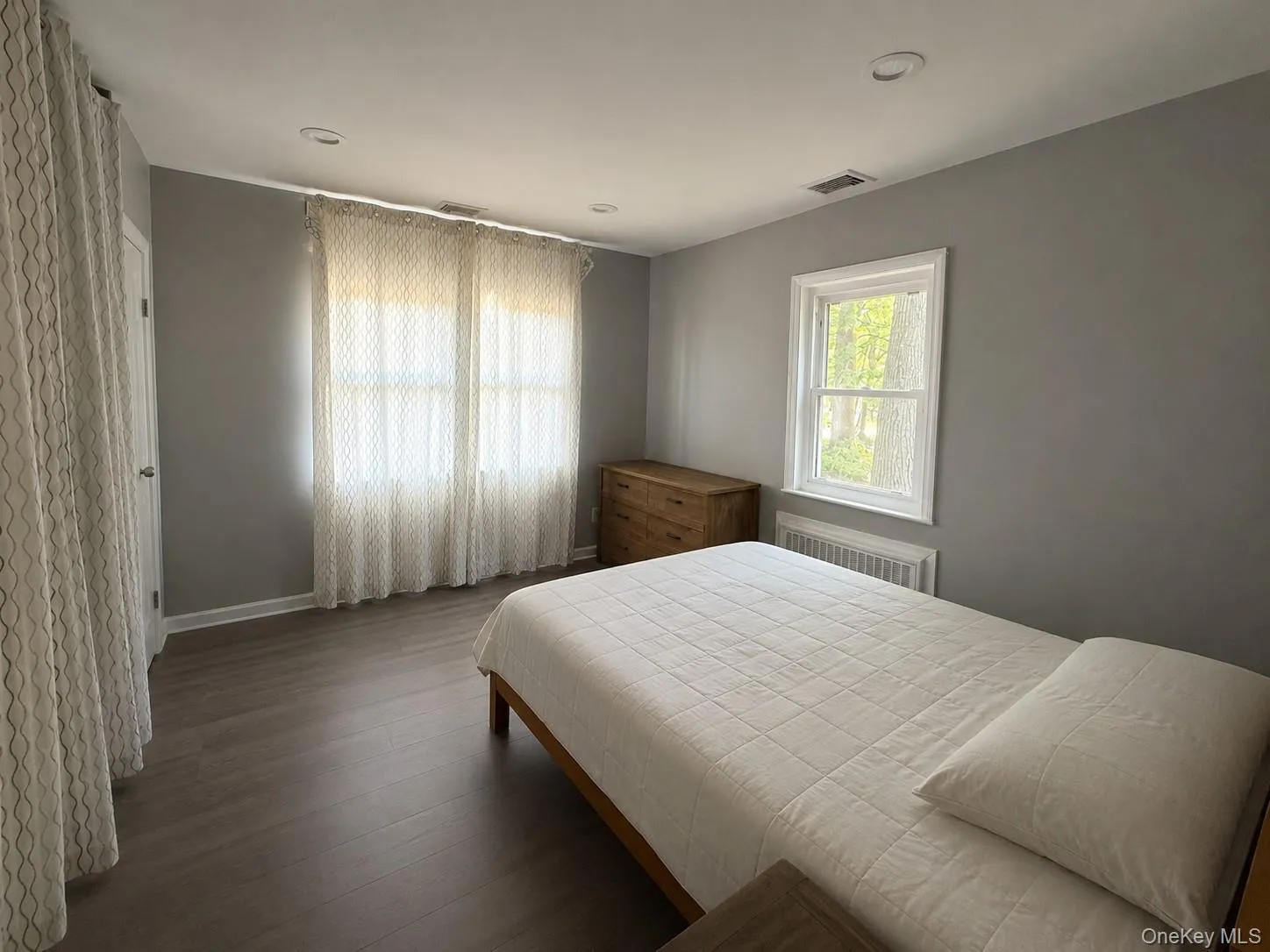 7 Lake Drive, Brookhaven, NY, 5 Bedrooms Bedrooms, 10 Rooms Rooms,2 BathroomsBathrooms,Residential,For Rent,Lake,0,1032641 7 Lake Drive, Brookhaven, NY, 5 Bedrooms Bedrooms, 10 Rooms Rooms,2 BathroomsBathrooms,Residential,For Rent,Lake,0,1032641