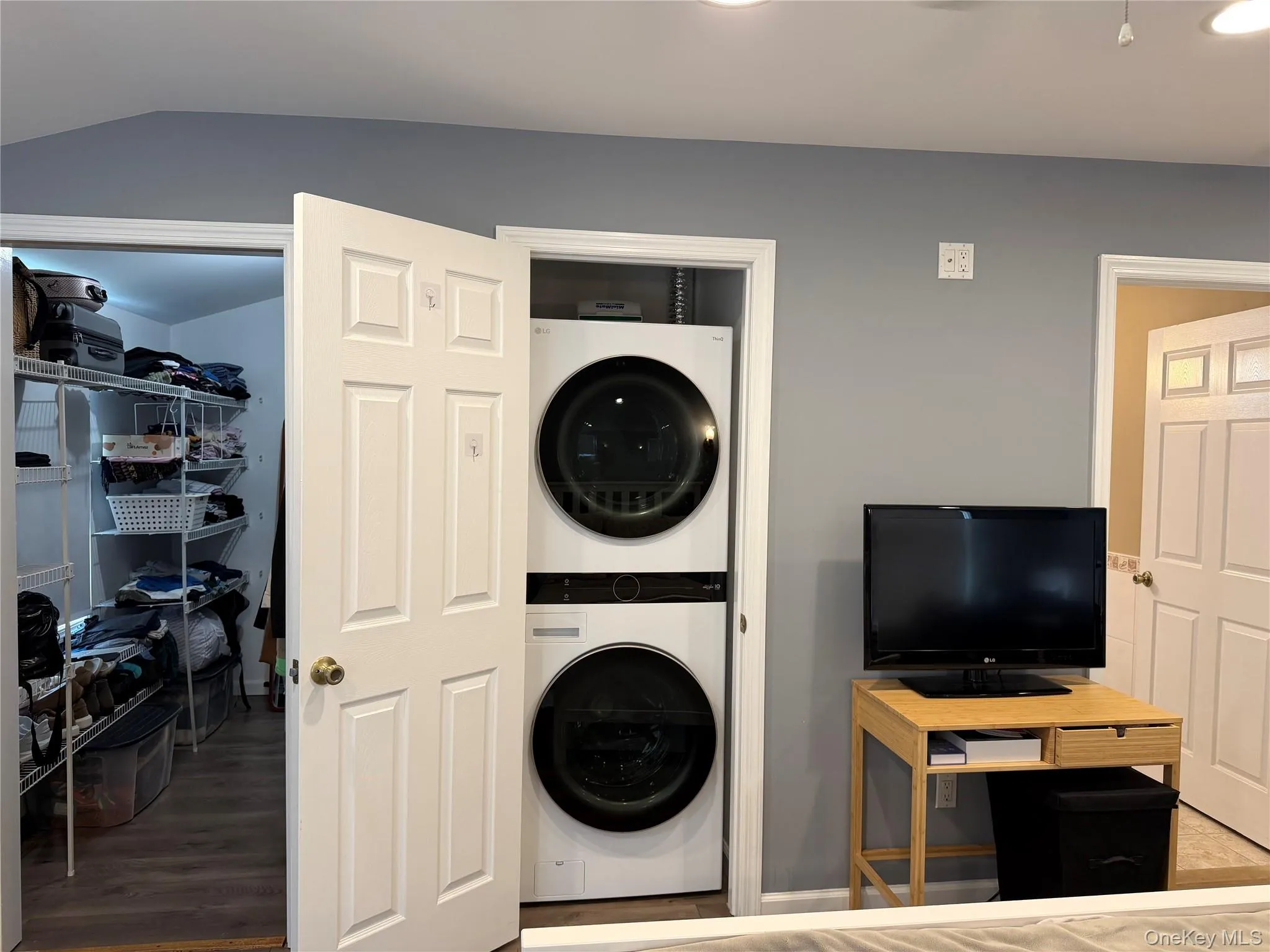 11 Mara Road, Huntington, NY, 1 Bedroom Bedrooms, 2 Rooms Rooms,1 BathroomBathrooms,Residential Lease,For Rent,Mara,0,1032646 11 Mara Road, Huntington, NY, 1 Bedroom Bedrooms, 2 Rooms Rooms,1 BathroomBathrooms,Residential Lease,For Rent,Mara,0,1032646