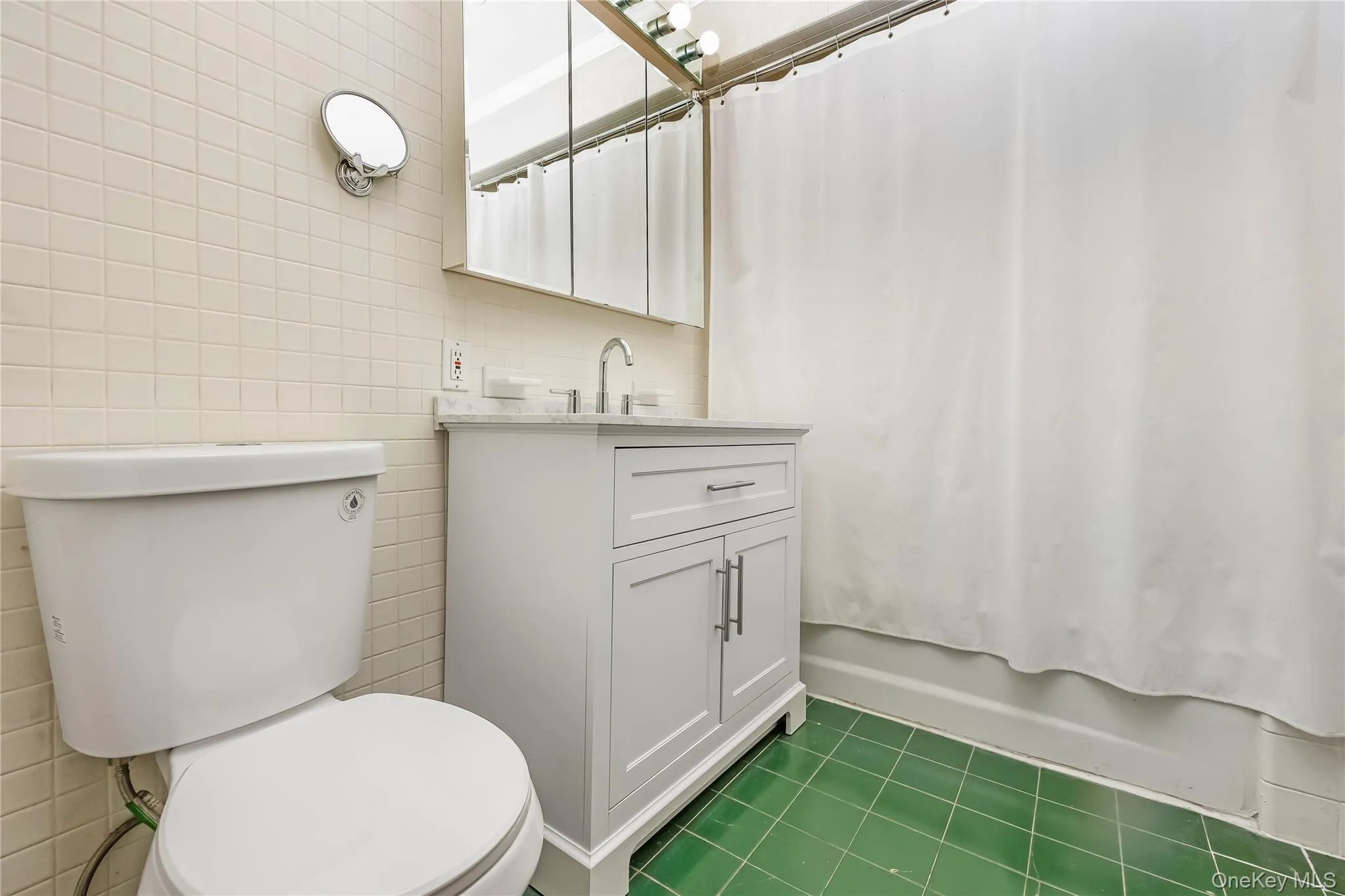 80-45 Grenfell Street, New York, NY, 6 Bedrooms Bedrooms, 12 Rooms Rooms,3 BathroomsBathrooms,Residential,For Rent,Grenfell,0,1032650 80-45 Grenfell Street, New York, NY, 6 Bedrooms Bedrooms, 12 Rooms Rooms,3 BathroomsBathrooms,Residential,For Rent,Grenfell,0,1032650