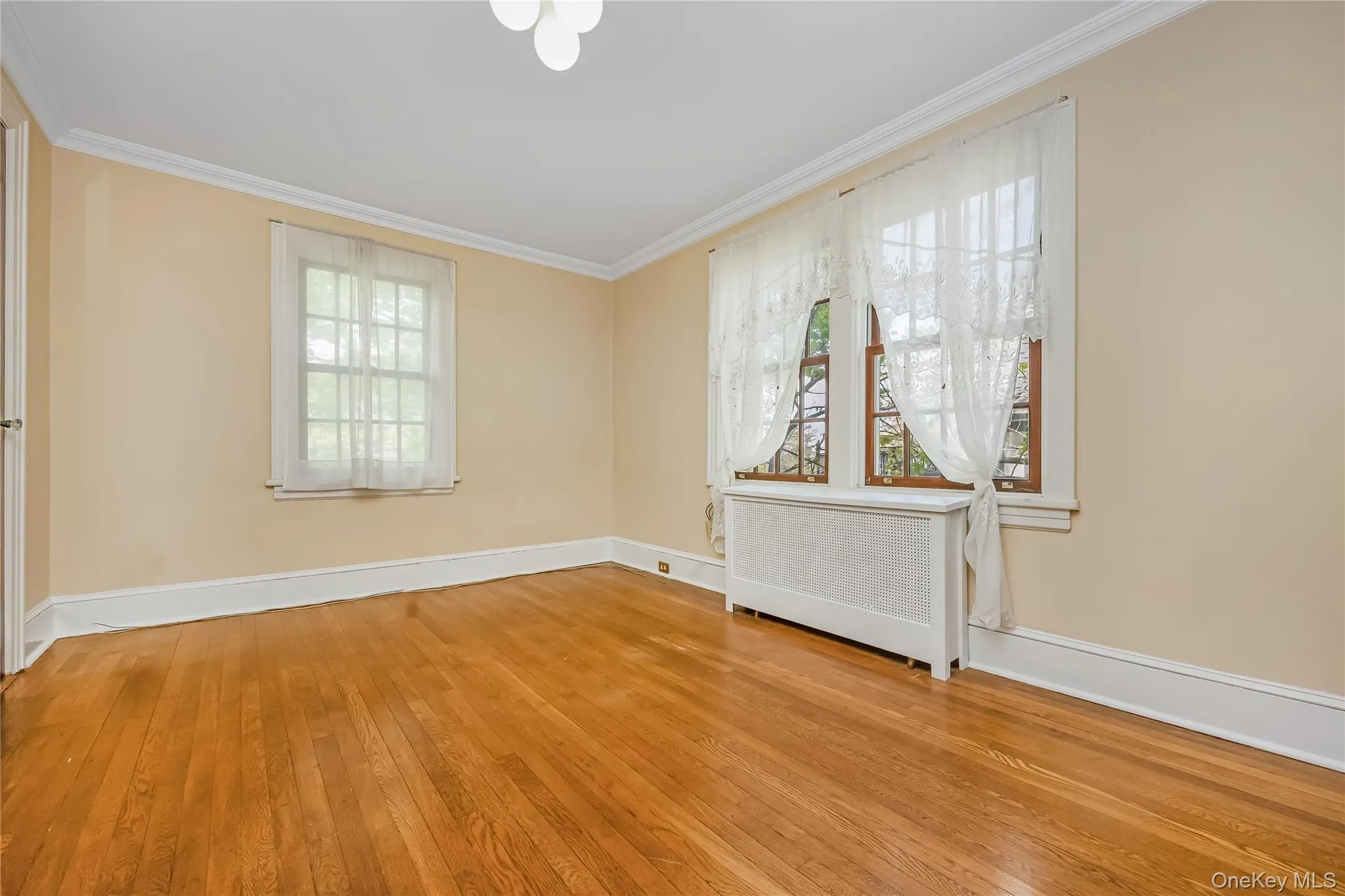 80-45 Grenfell Street, New York, NY, 6 Bedrooms Bedrooms, 12 Rooms Rooms,3 BathroomsBathrooms,Residential,For Rent,Grenfell,0,1032650 80-45 Grenfell Street, New York, NY, 6 Bedrooms Bedrooms, 12 Rooms Rooms,3 BathroomsBathrooms,Residential,For Rent,Grenfell,0,1032650