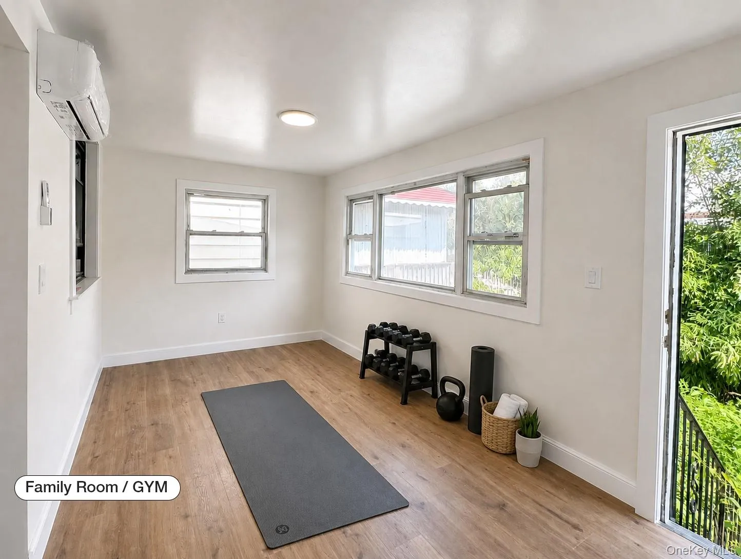 2942 Lurting Avenue, New York, NY, 4 Bedrooms Bedrooms, 7 Rooms Rooms,3 BathroomsBathrooms,Residential,For Rent,Lurting,0,1032653 2942 Lurting Avenue, New York, NY, 4 Bedrooms Bedrooms, 7 Rooms Rooms,3 BathroomsBathrooms,Residential,For Rent,Lurting,0,1032653