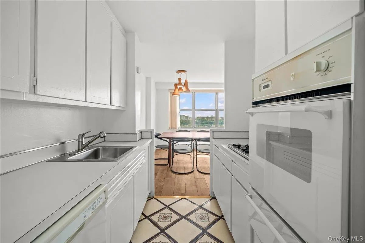 555 Kappock Street, New York, NY, 2 Bedrooms Bedrooms, 5 Rooms Rooms,2 BathroomsBathrooms,Residential,For Rent,Kappock,0,1032657 555 Kappock Street, New York, NY, 2 Bedrooms Bedrooms, 5 Rooms Rooms,2 BathroomsBathrooms,Residential,For Rent,Kappock,0,1032657