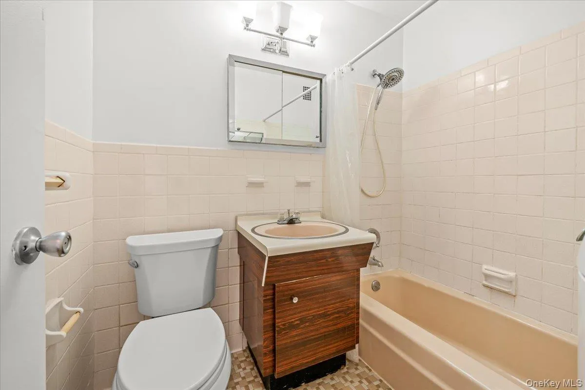 555 Kappock Street, New York, NY, 2 Bedrooms Bedrooms, 5 Rooms Rooms,2 BathroomsBathrooms,Residential,For Rent,Kappock,0,1032657 555 Kappock Street, New York, NY, 2 Bedrooms Bedrooms, 5 Rooms Rooms,2 BathroomsBathrooms,Residential,For Rent,Kappock,0,1032657