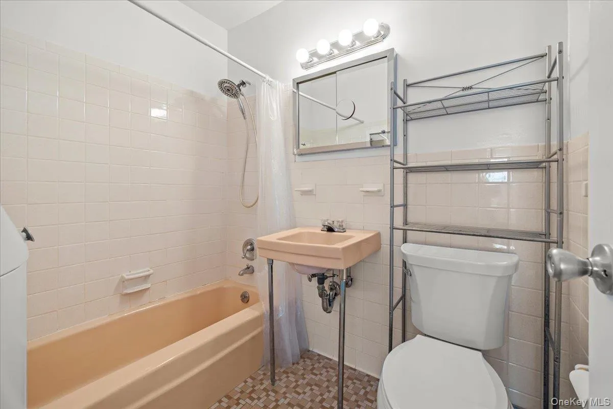 555 Kappock Street, New York, NY, 2 Bedrooms Bedrooms, 5 Rooms Rooms,2 BathroomsBathrooms,Residential,For Rent,Kappock,0,1032657 555 Kappock Street, New York, NY, 2 Bedrooms Bedrooms, 5 Rooms Rooms,2 BathroomsBathrooms,Residential,For Rent,Kappock,0,1032657
