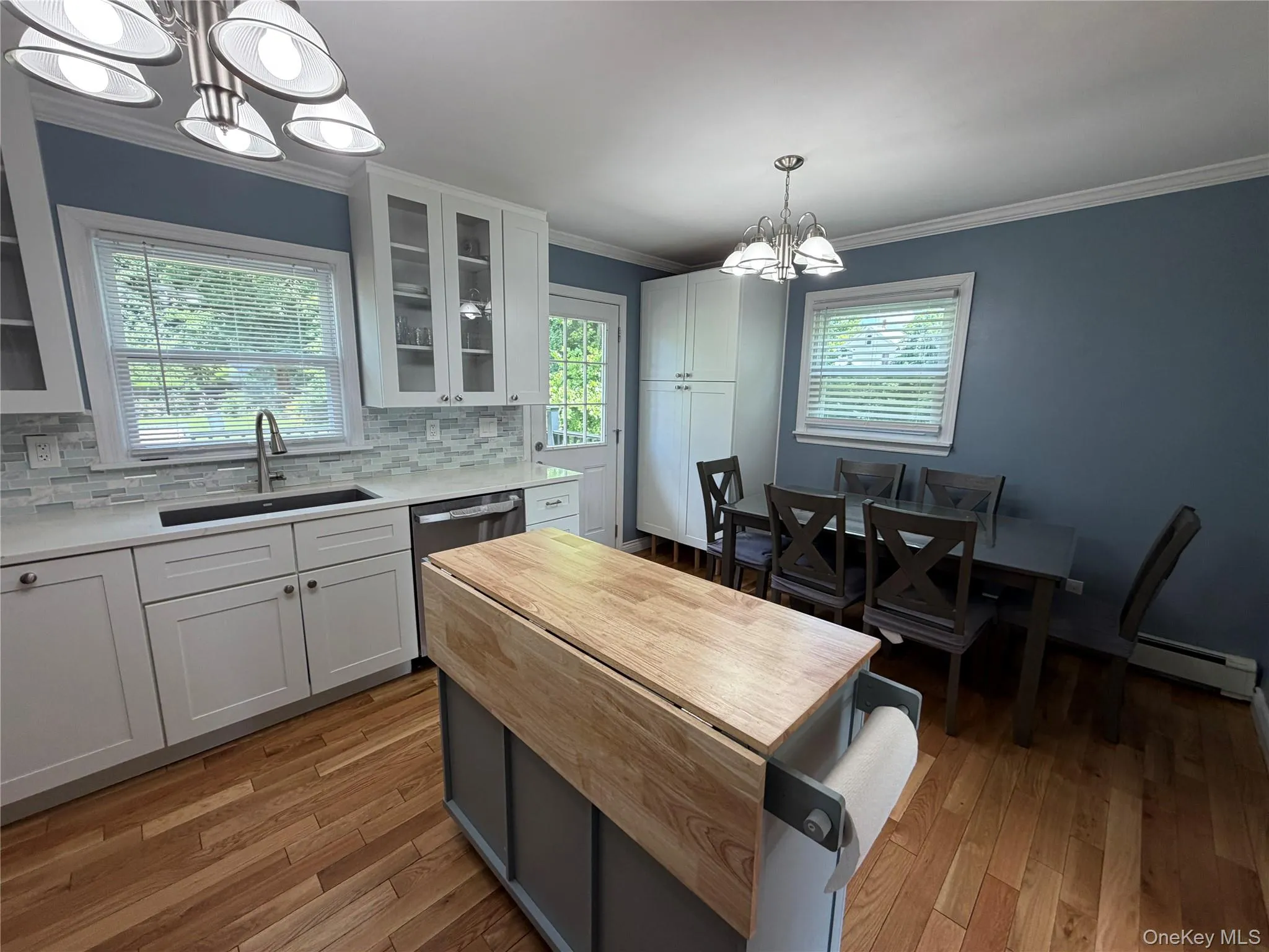 17 Hunter Street, Woodbury, NY, 3 Bedrooms Bedrooms, 8 Rooms Rooms,1 BathroomBathrooms,Residential,For Rent,Hunter,0,1032668 17 Hunter Street, Woodbury, NY, 3 Bedrooms Bedrooms, 8 Rooms Rooms,1 BathroomBathrooms,Residential,For Rent,Hunter,0,1032668