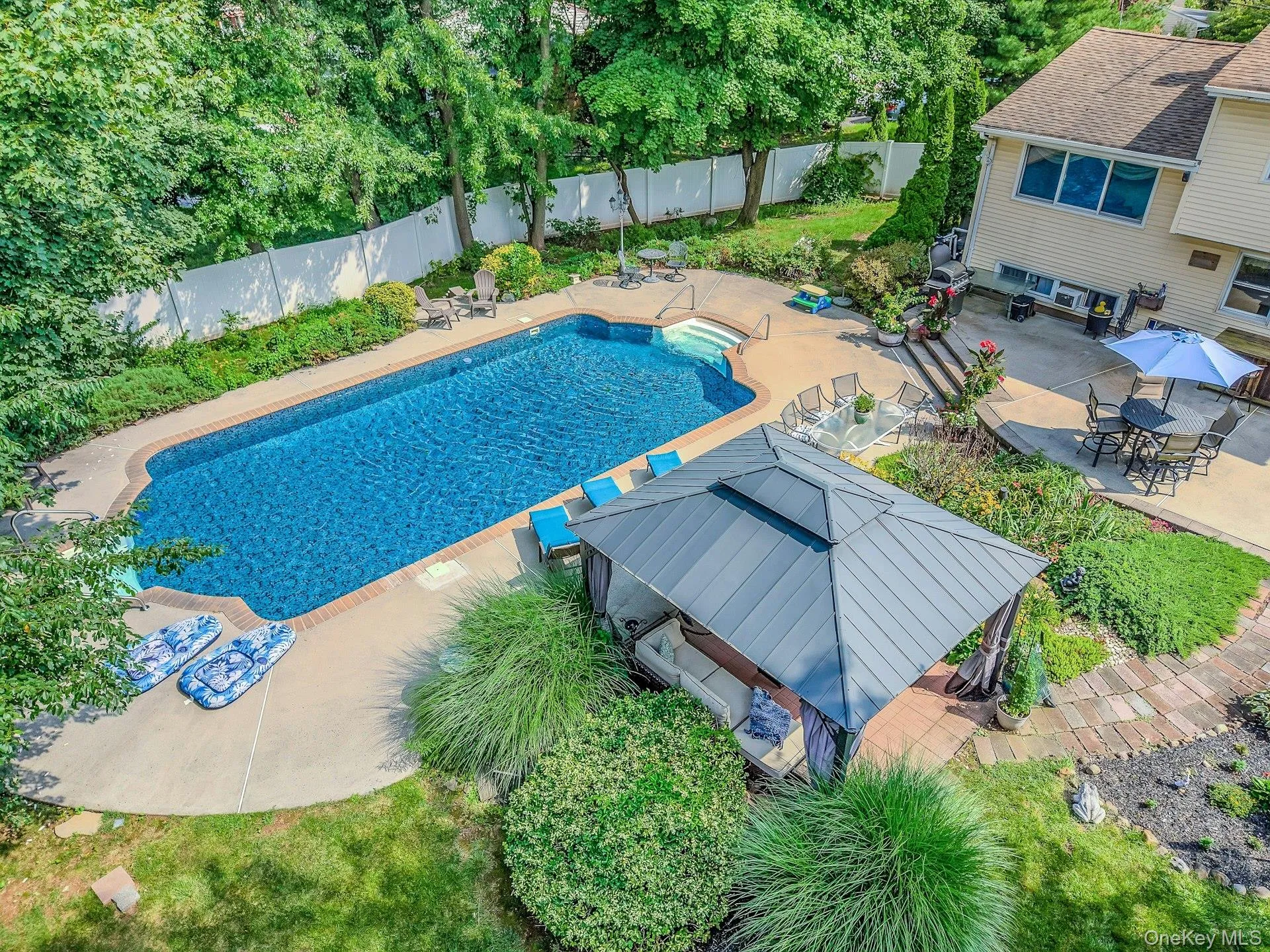 60 East Road, Orangetown, NY, 4 Bedrooms Bedrooms, 8 Rooms Rooms,2 BathroomsBathrooms,Residential,For Rent,East,0,1032669 60 East Road, Orangetown, NY, 4 Bedrooms Bedrooms, 8 Rooms Rooms,2 BathroomsBathrooms,Residential,For Rent,East,0,1032669