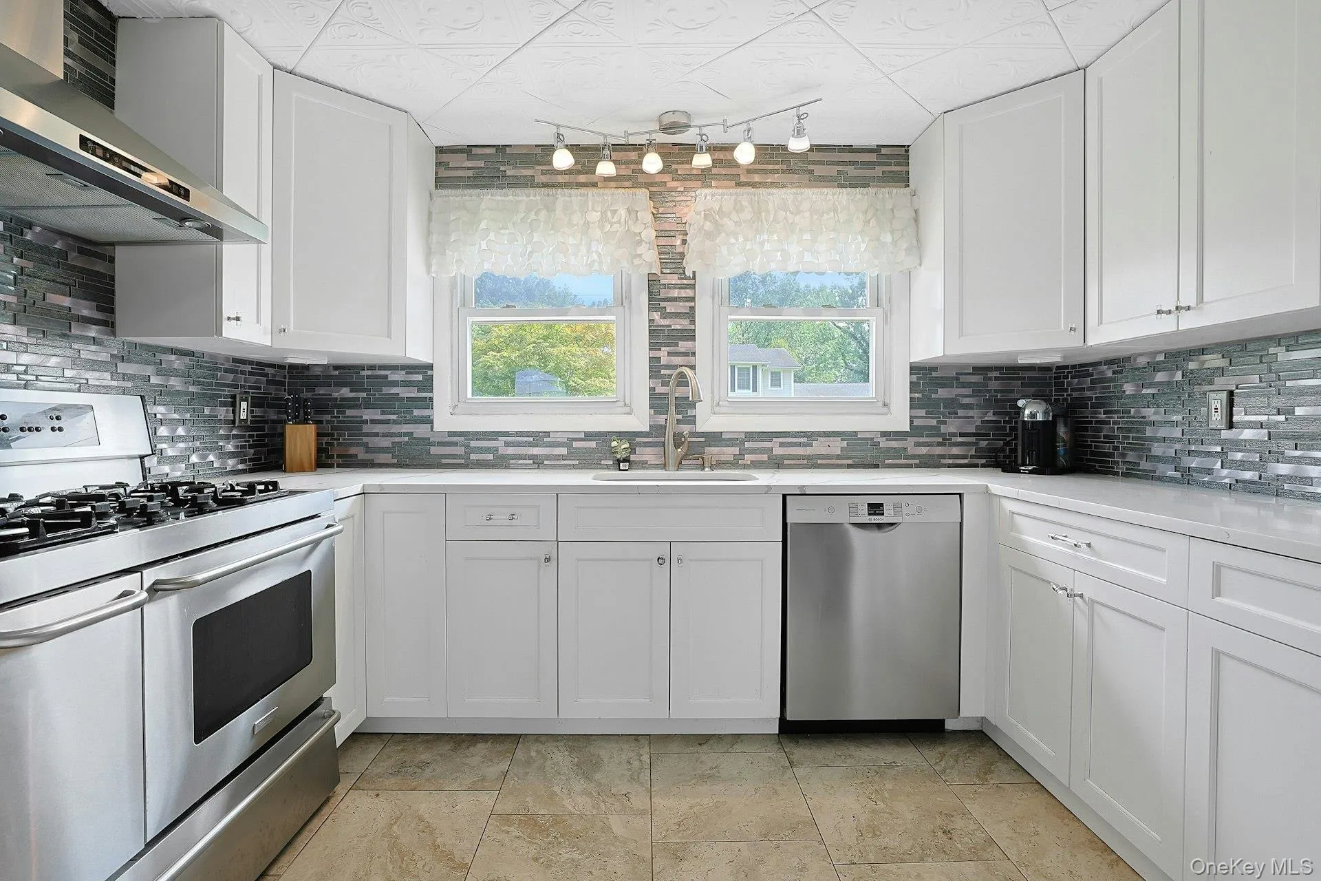 60 East Road, Orangetown, NY, 4 Bedrooms Bedrooms, 8 Rooms Rooms,2 BathroomsBathrooms,Residential,For Rent,East,0,1032669 60 East Road, Orangetown, NY, 4 Bedrooms Bedrooms, 8 Rooms Rooms,2 BathroomsBathrooms,Residential,For Rent,East,0,1032669