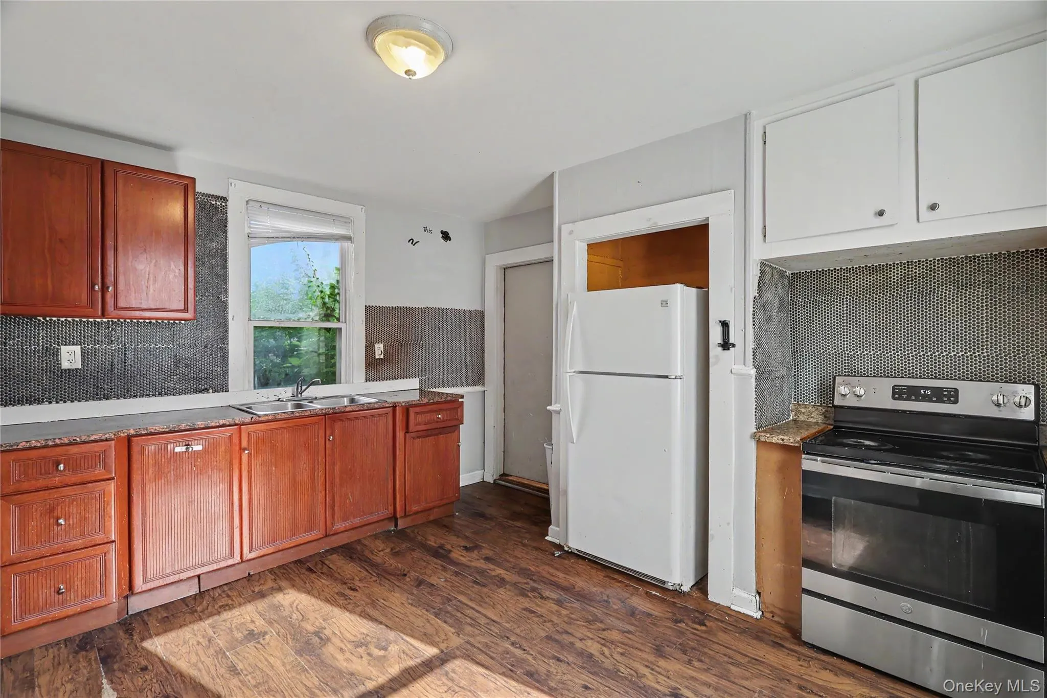 39 Spruce St, Poughkeepsie, NY, 4 Bedrooms Bedrooms, 8 Rooms Rooms,2 BathroomsBathrooms,Residential Lease,For Rent,Spruce St,0,1032672 39 Spruce St, Poughkeepsie, NY, 4 Bedrooms Bedrooms, 8 Rooms Rooms,2 BathroomsBathrooms,Residential Lease,For Rent,Spruce St,0,1032672