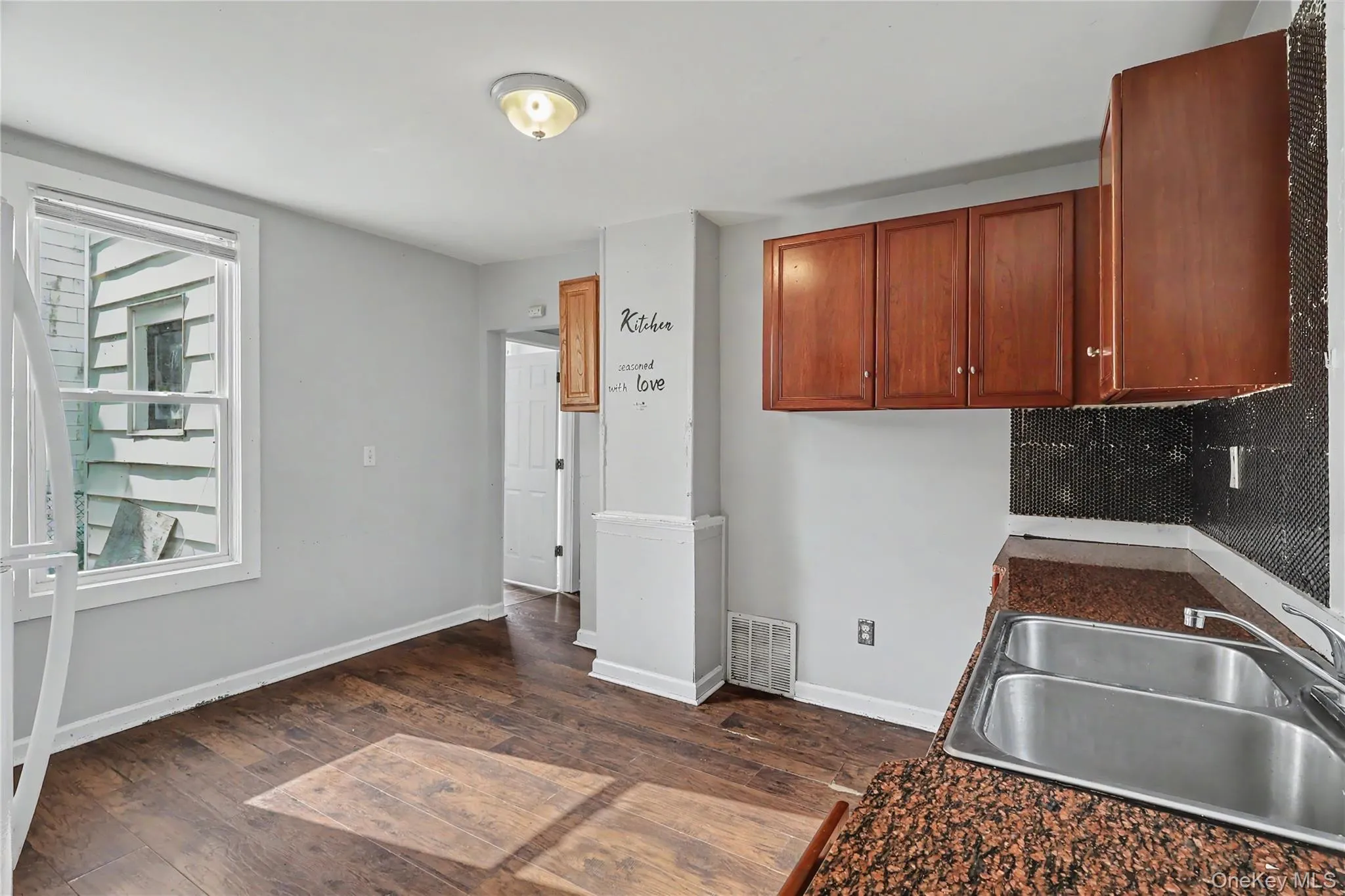 39 Spruce St, Poughkeepsie, NY, 4 Bedrooms Bedrooms, 8 Rooms Rooms,2 BathroomsBathrooms,Residential Lease,For Rent,Spruce St,0,1032672 39 Spruce St, Poughkeepsie, NY, 4 Bedrooms Bedrooms, 8 Rooms Rooms,2 BathroomsBathrooms,Residential Lease,For Rent,Spruce St,0,1032672