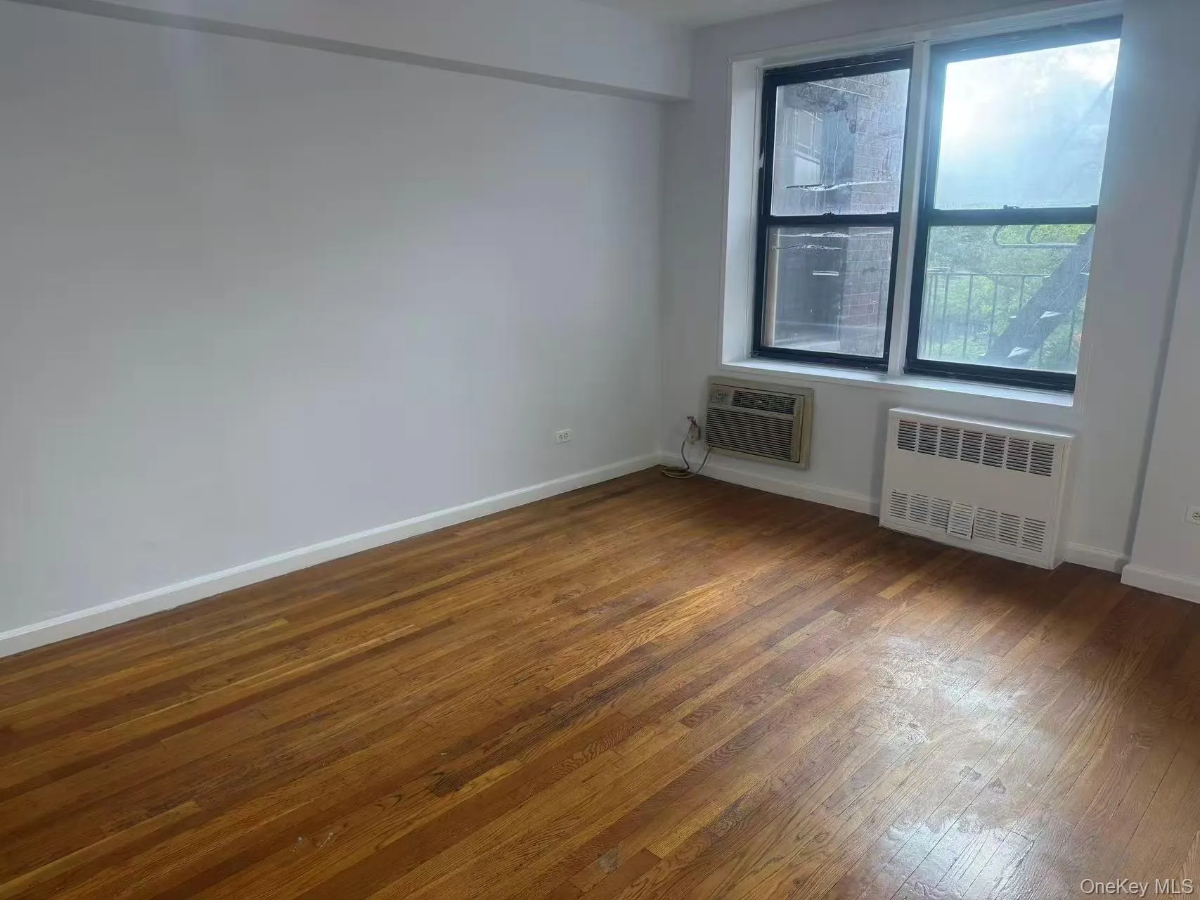 8710 51st Avenue, New York, NY, 1 Bedroom Bedrooms, 4 Rooms Rooms,1 BathroomBathrooms,Residential,For Rent,51st,0,1032676 8710 51st Avenue, New York, NY, 1 Bedroom Bedrooms, 4 Rooms Rooms,1 BathroomBathrooms,Residential,For Rent,51st,0,1032676