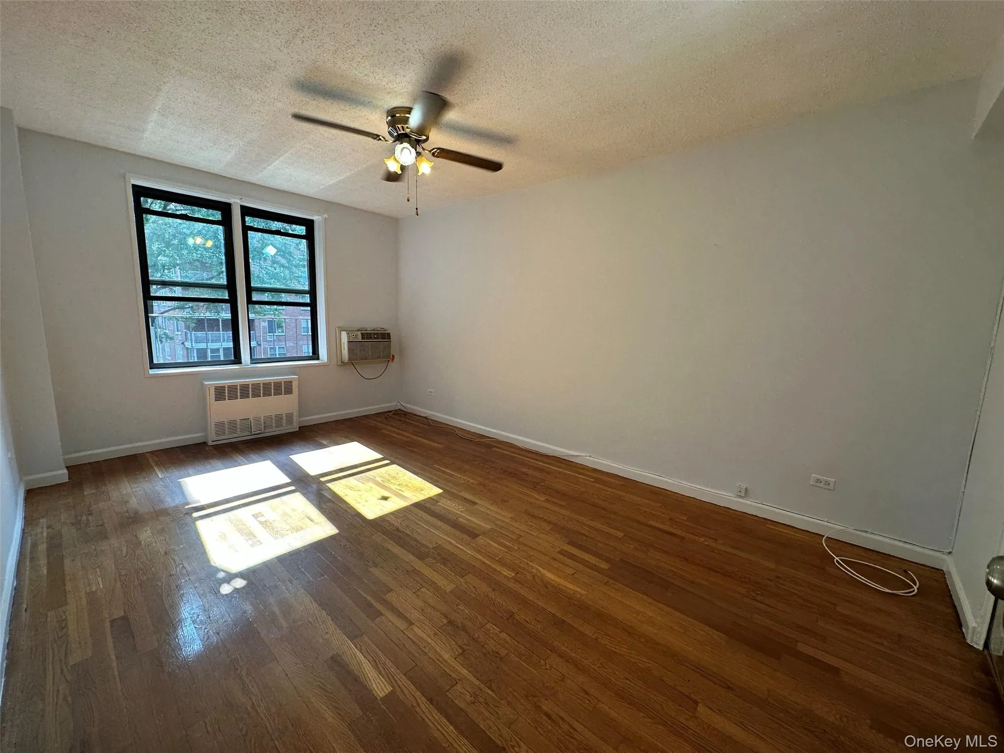 8710 51st Avenue, New York, NY, 1 Bedroom Bedrooms, 4 Rooms Rooms,1 BathroomBathrooms,Residential,For Rent,51st,0,1032676 8710 51st Avenue, New York, NY, 1 Bedroom Bedrooms, 4 Rooms Rooms,1 BathroomBathrooms,Residential,For Rent,51st,0,1032676