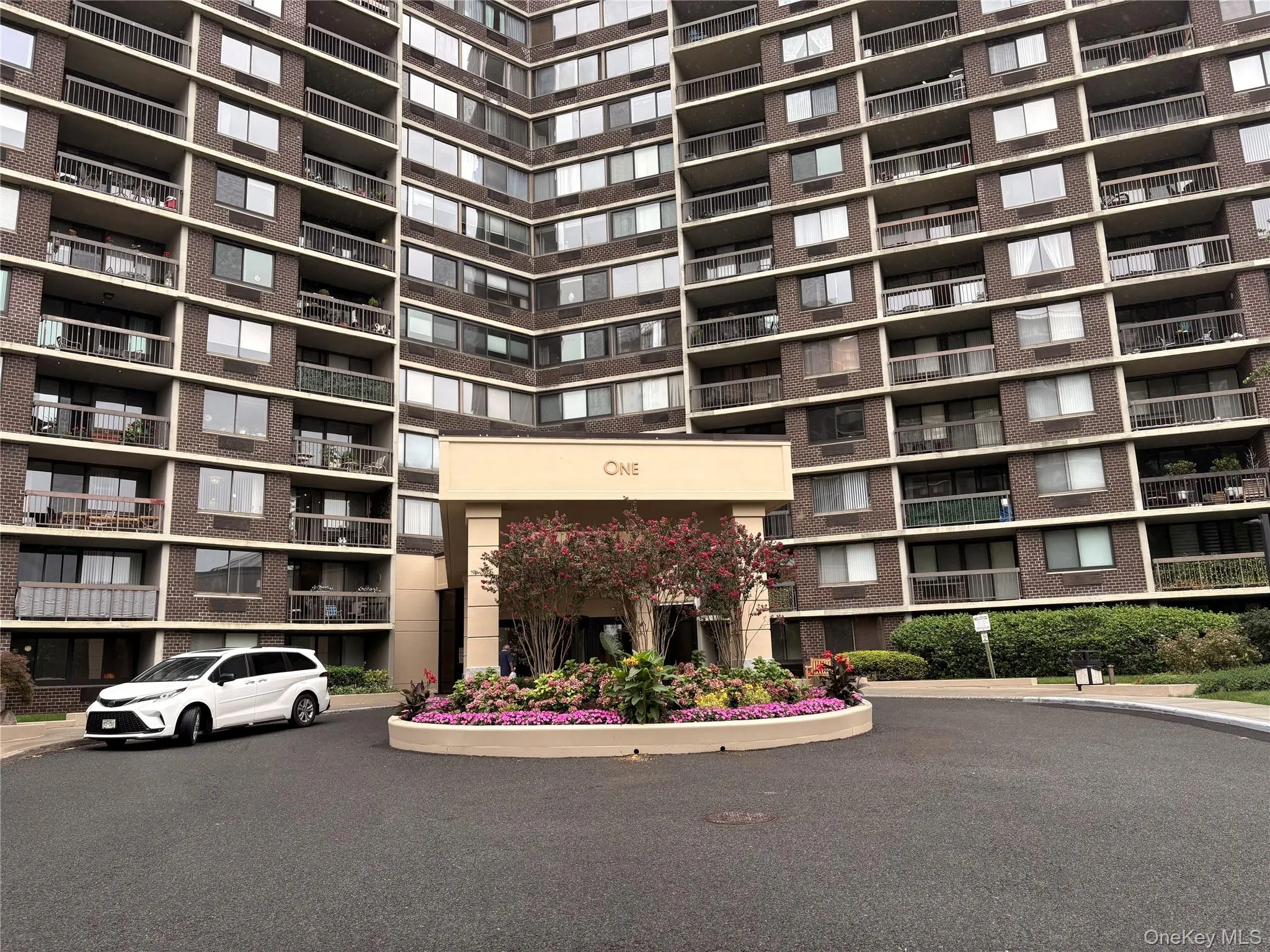 1 Bay Club Drive, New York, NY, 1 Bedroom Bedrooms, 4 Rooms Rooms,1 BathroomBathrooms,Residential Lease,For Rent,Bay Club,0,1032678 1 Bay Club Drive, New York, NY, 1 Bedroom Bedrooms, 4 Rooms Rooms,1 BathroomBathrooms,Residential Lease,For Rent,Bay Club,0,1032678